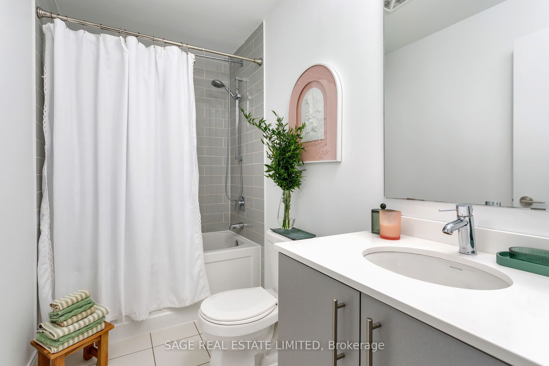 760 The Queensway 401 Property Photo 25