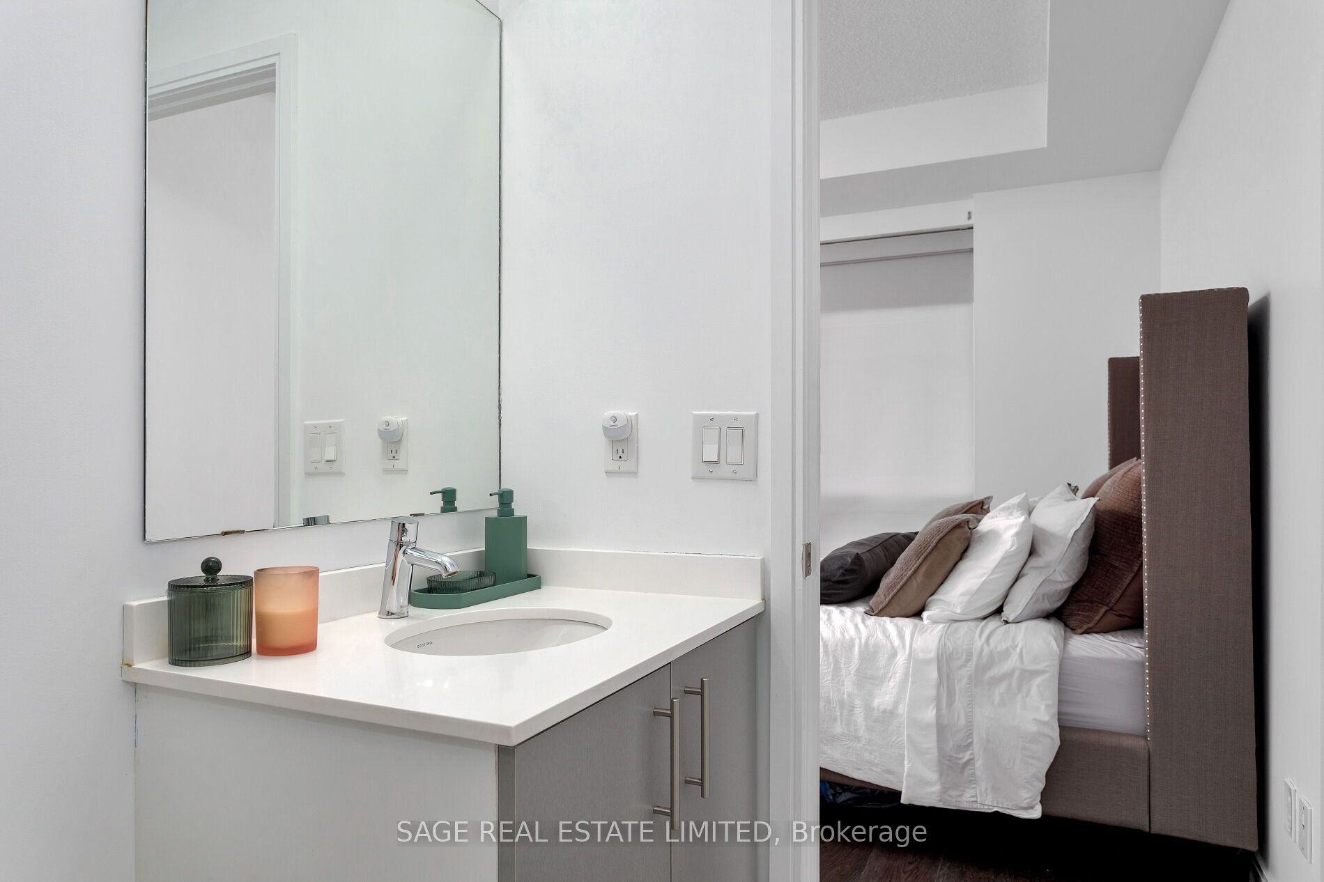 760 The Queensway 401 Property Photo 26