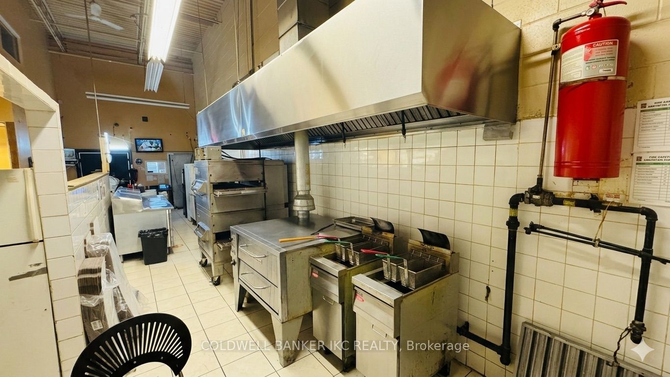 3075 Ridgeway Drive 28 Property Photo 8