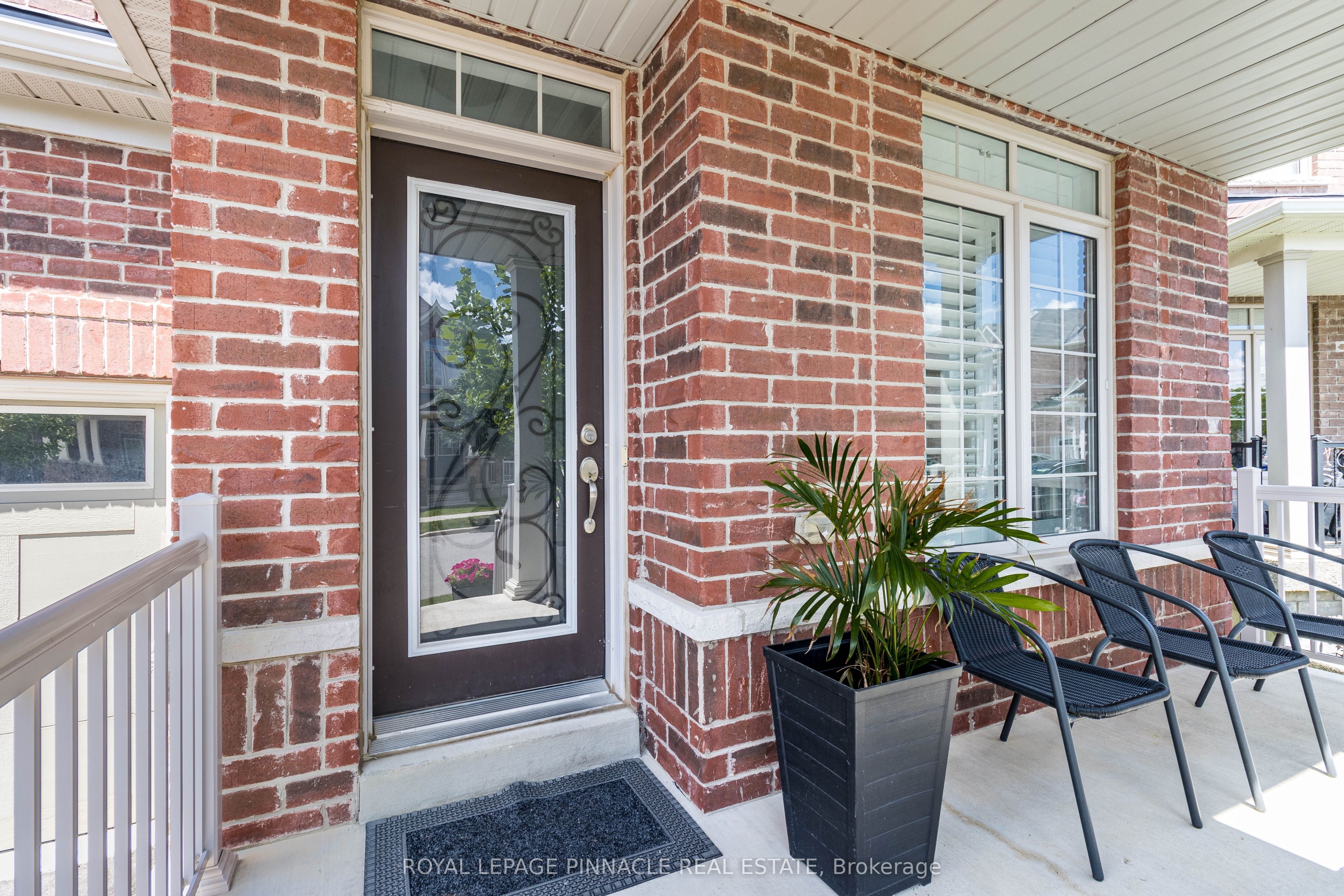 353 Hincks Drive Property Photo 4