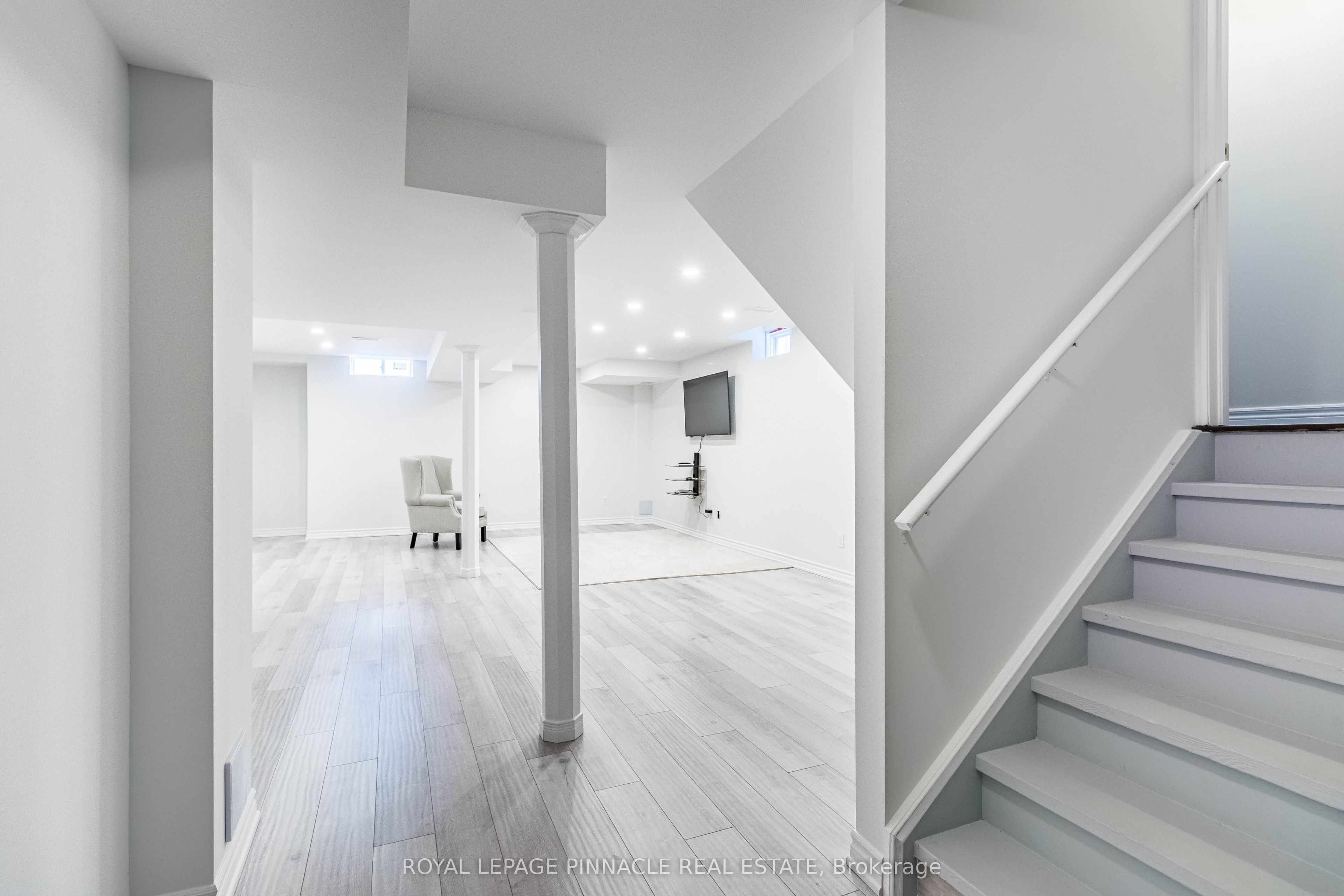 353 Hincks Drive Property Photo 42