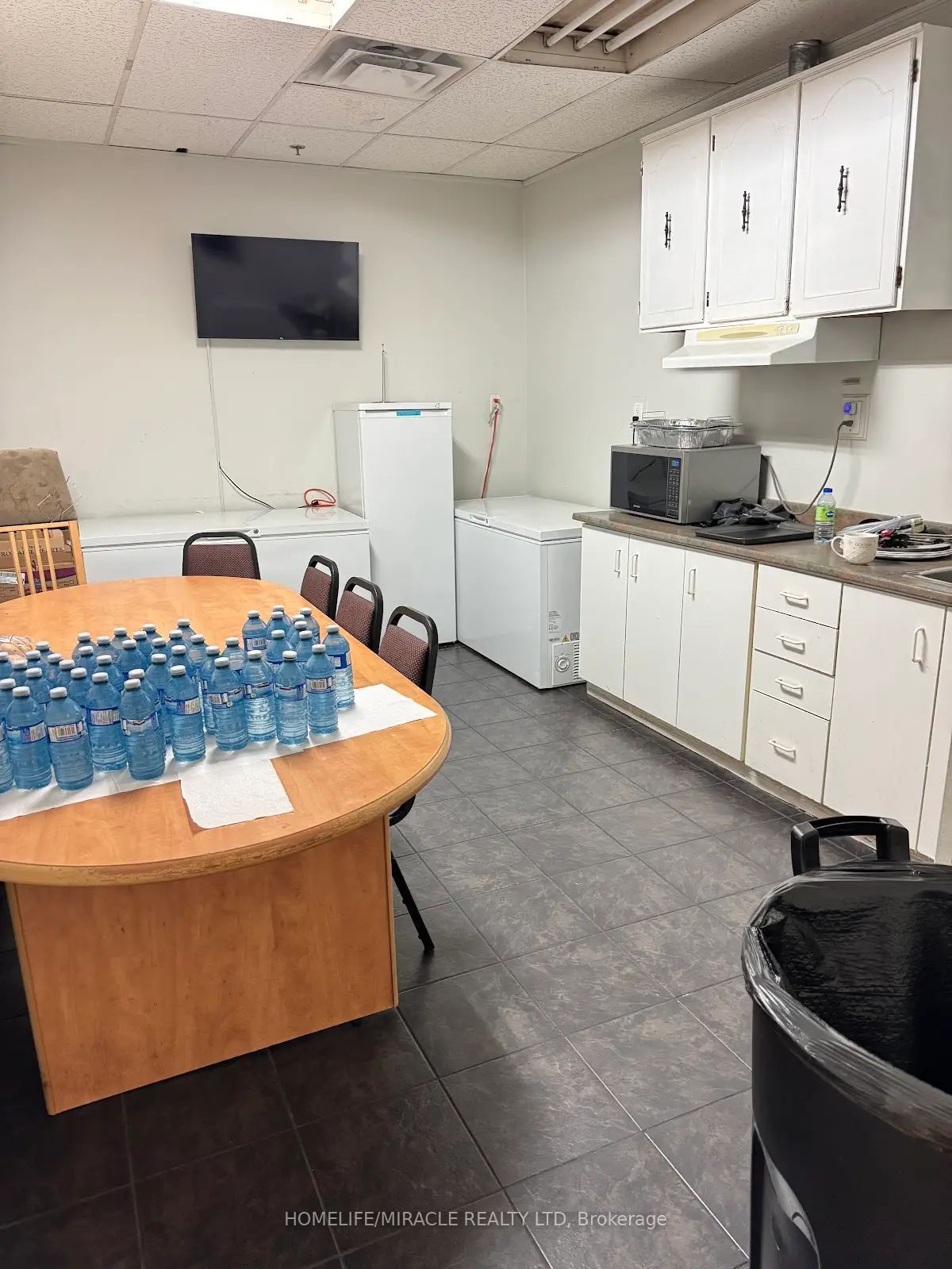 1700 Sismet Road Property Photo 1