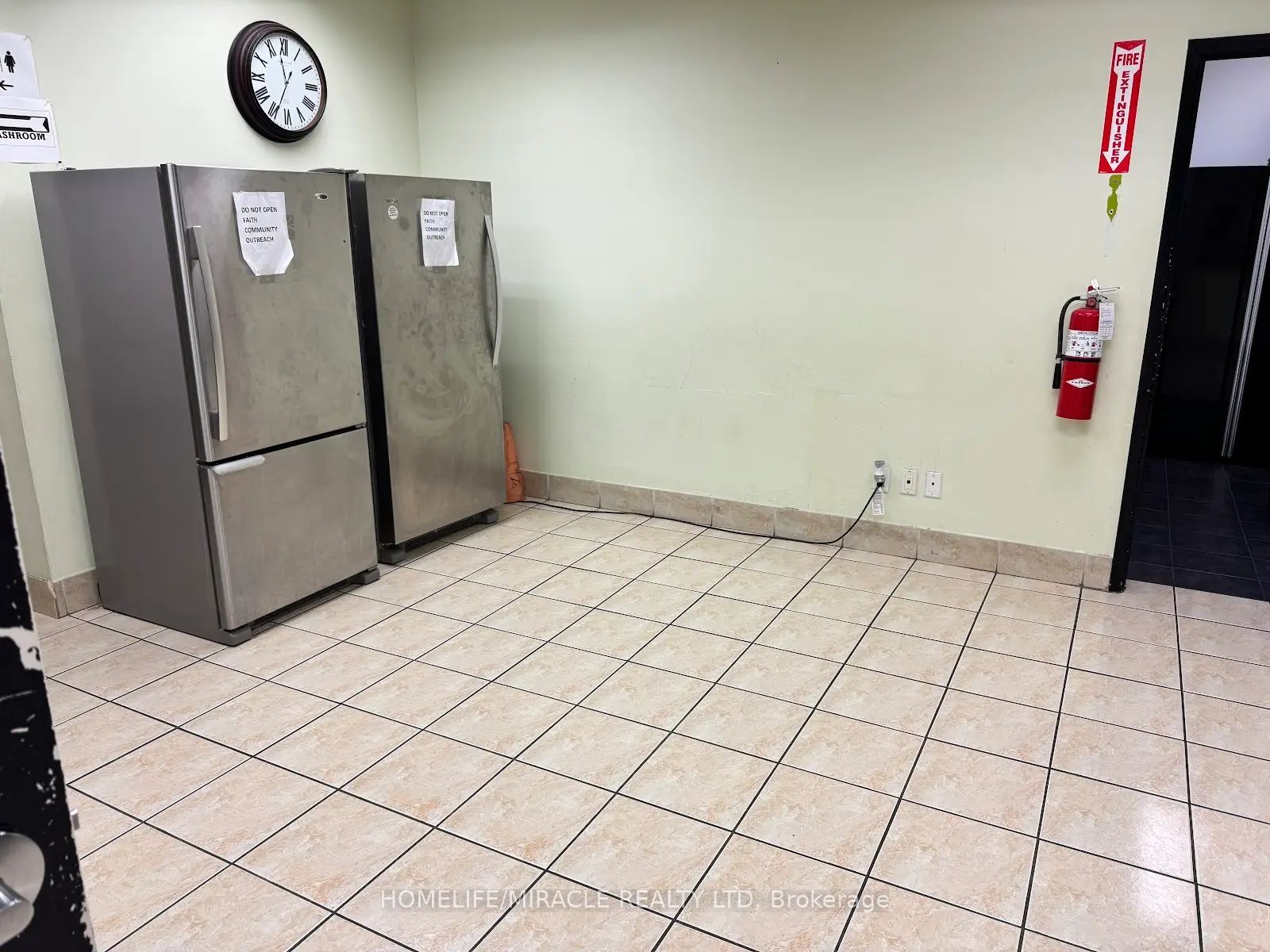 1700 Sismet Road Property Photo 4