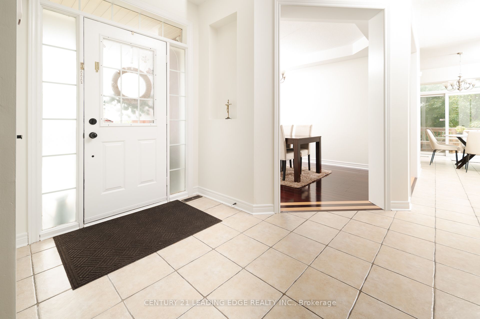 26 Huntspoint Drive Property Photo 5