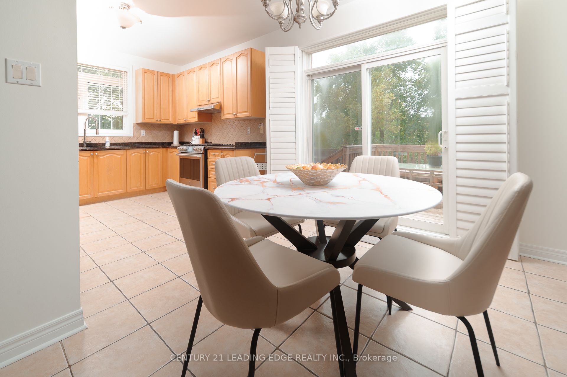 26 Huntspoint Drive Property Photo 9