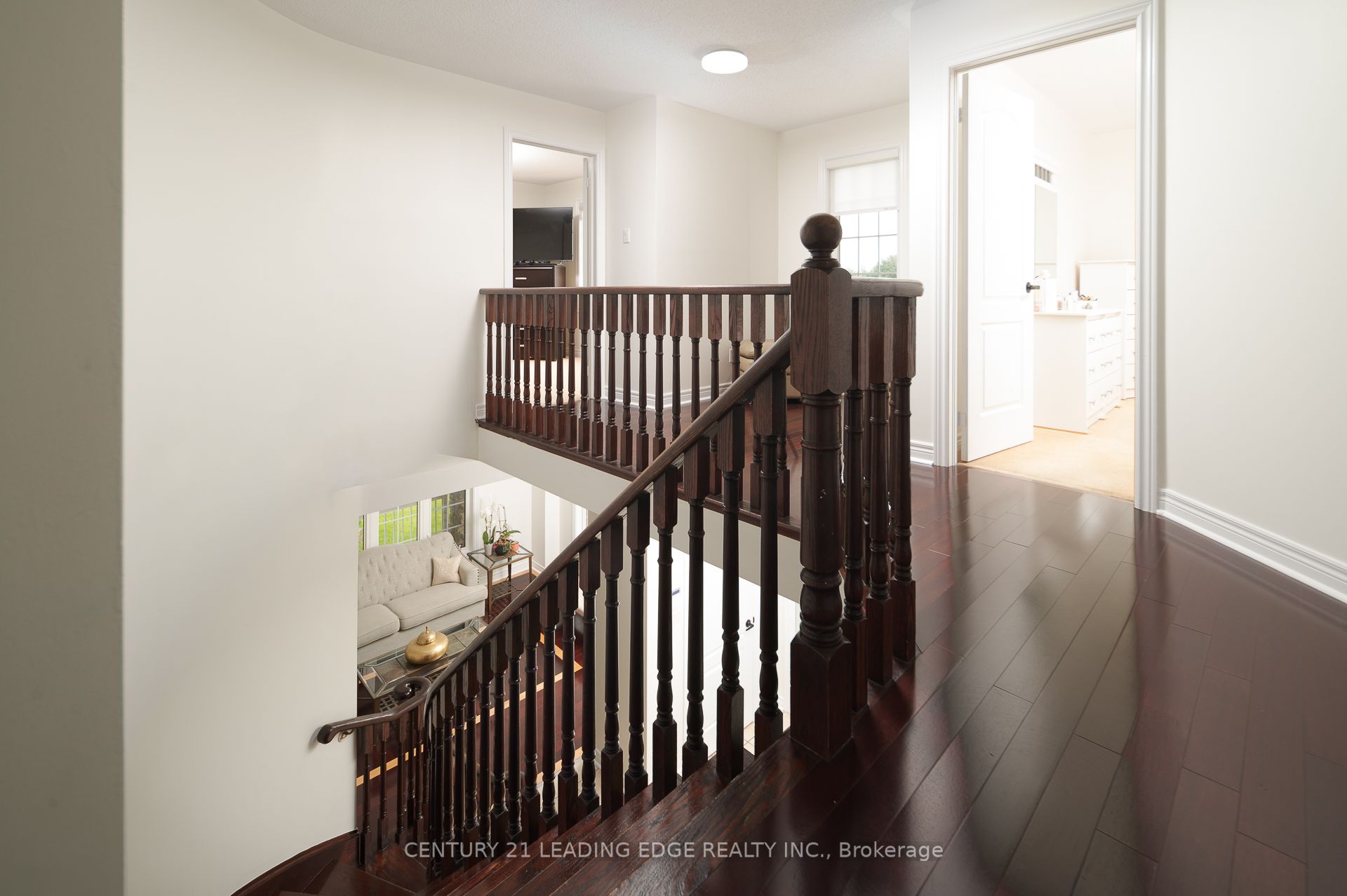 26 Huntspoint Drive Property Photo 17