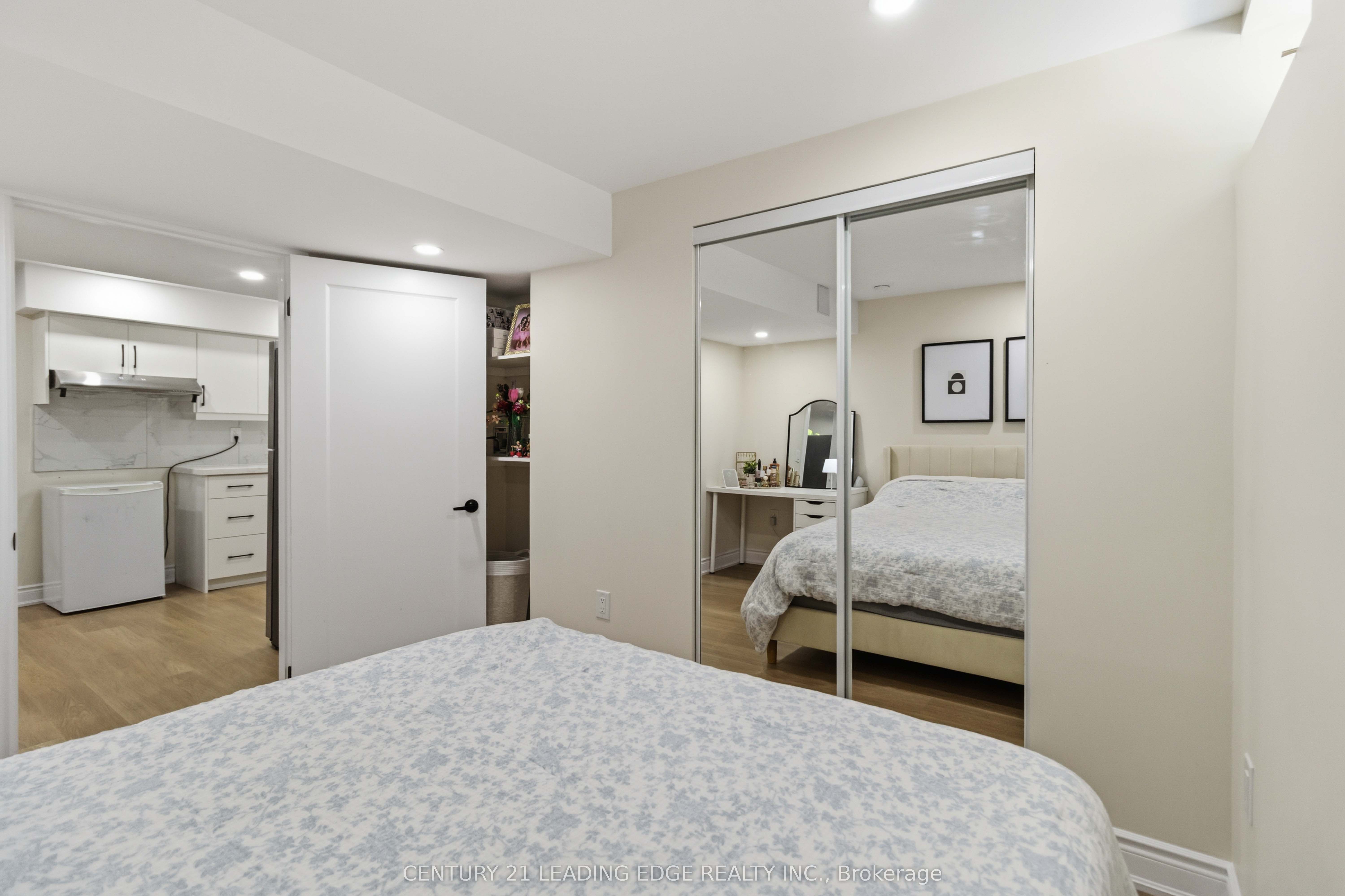 26 Huntspoint Drive Property Photo 35