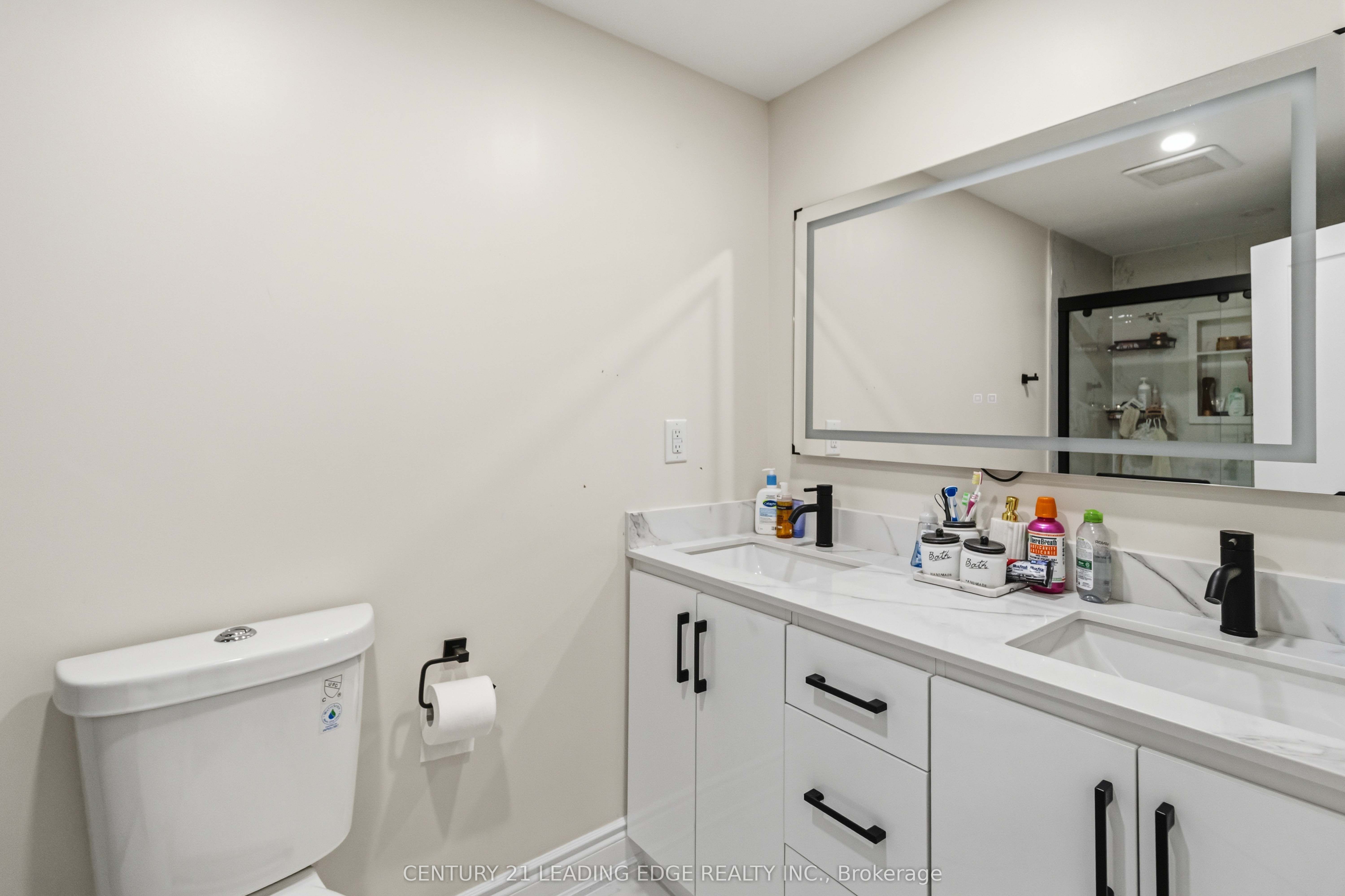 26 Huntspoint Drive Property Photo 40