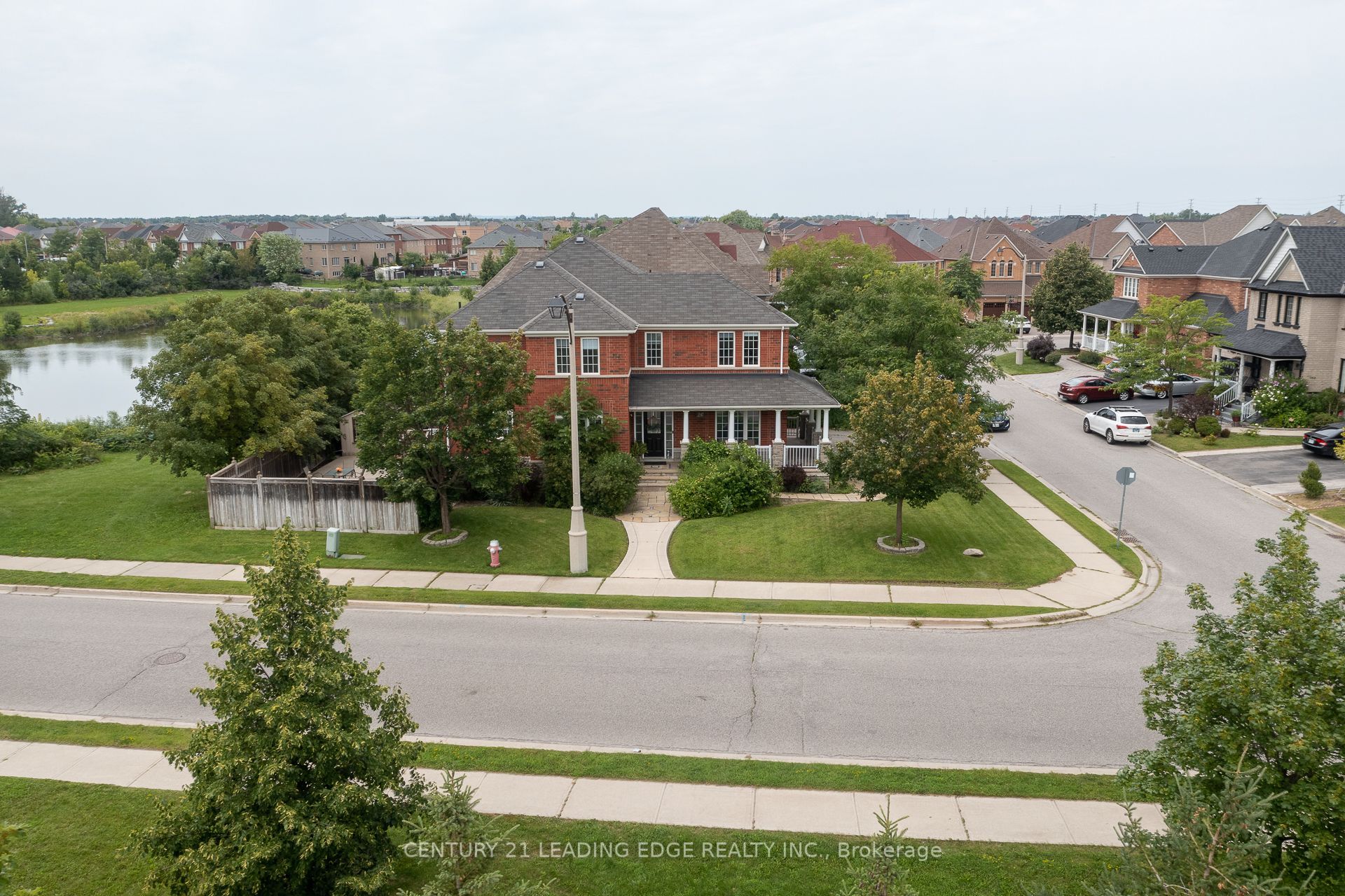 26 Huntspoint Drive Property Photo 49