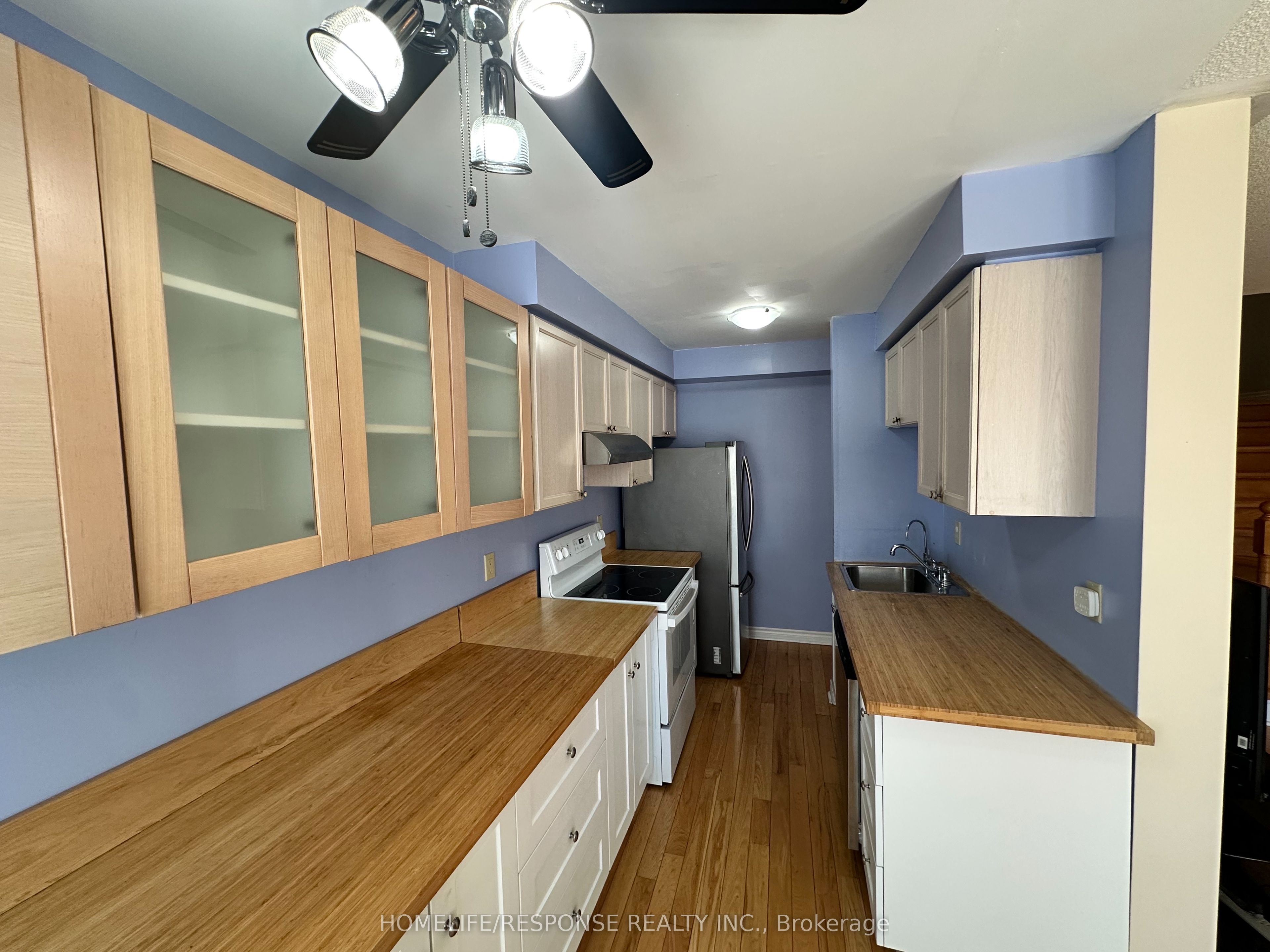 89 Ravenscliffe Court Property Photo 5
