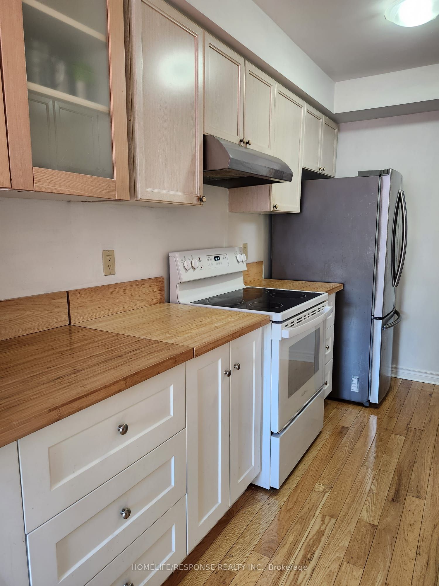 89 Ravenscliffe Court Property Photo 6