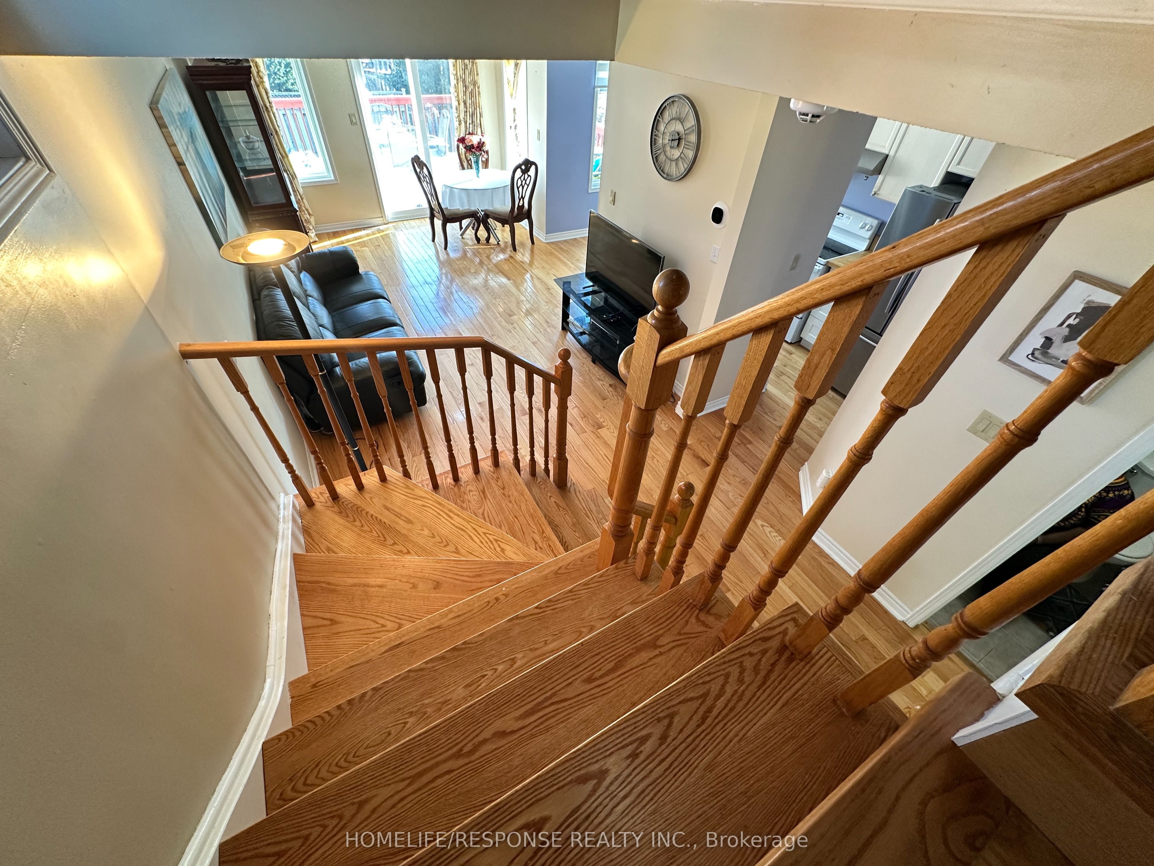 89 Ravenscliffe Court Property Photo 8