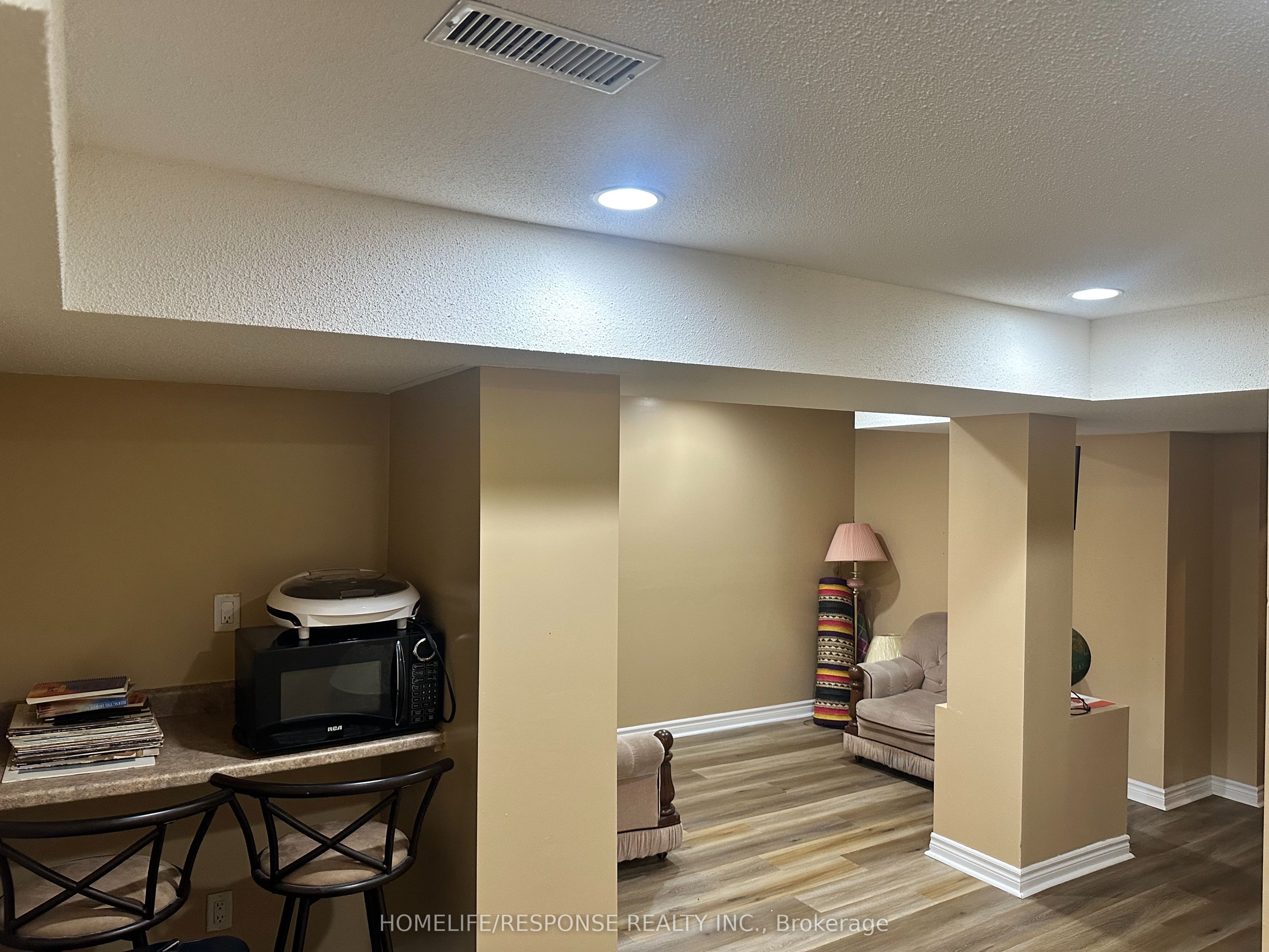 89 Ravenscliffe Court Property Photo 18