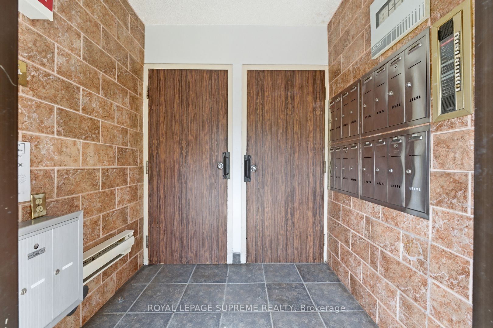 20 Maynard Avenue Property Photo 5