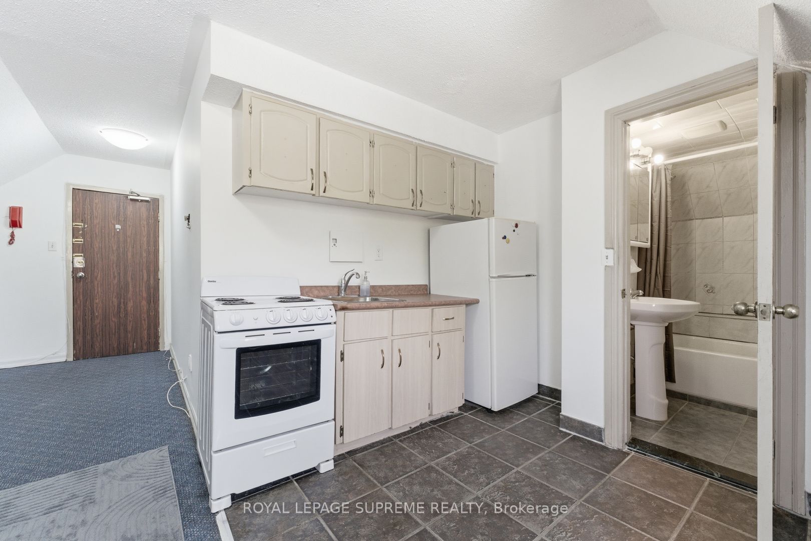 20 Maynard Avenue Property Photo 7