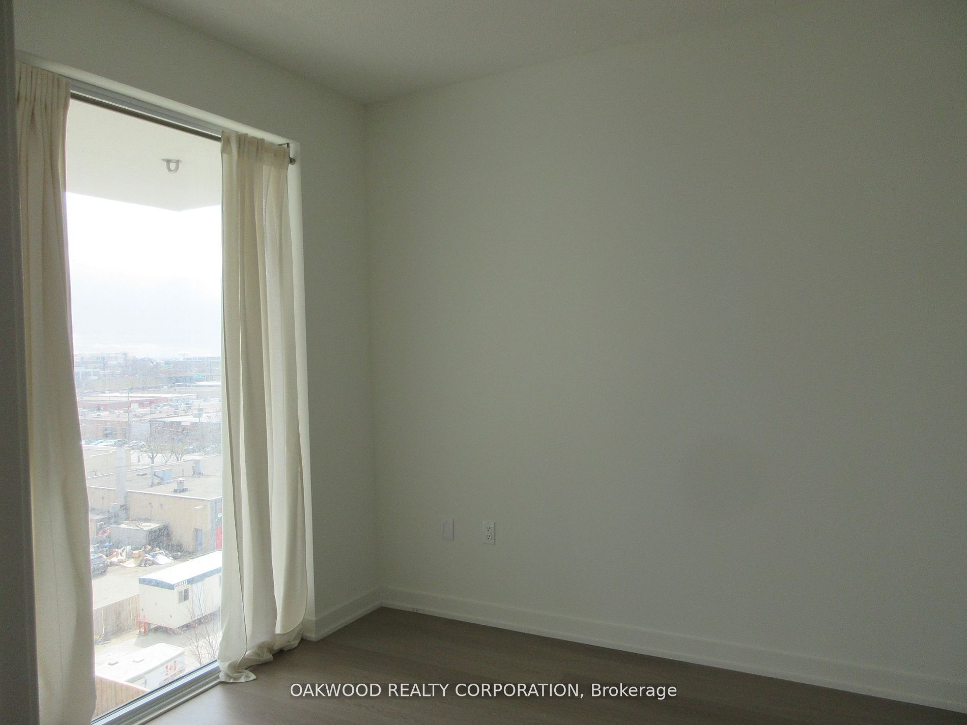 859 The Queensway 512 Property Photo 7