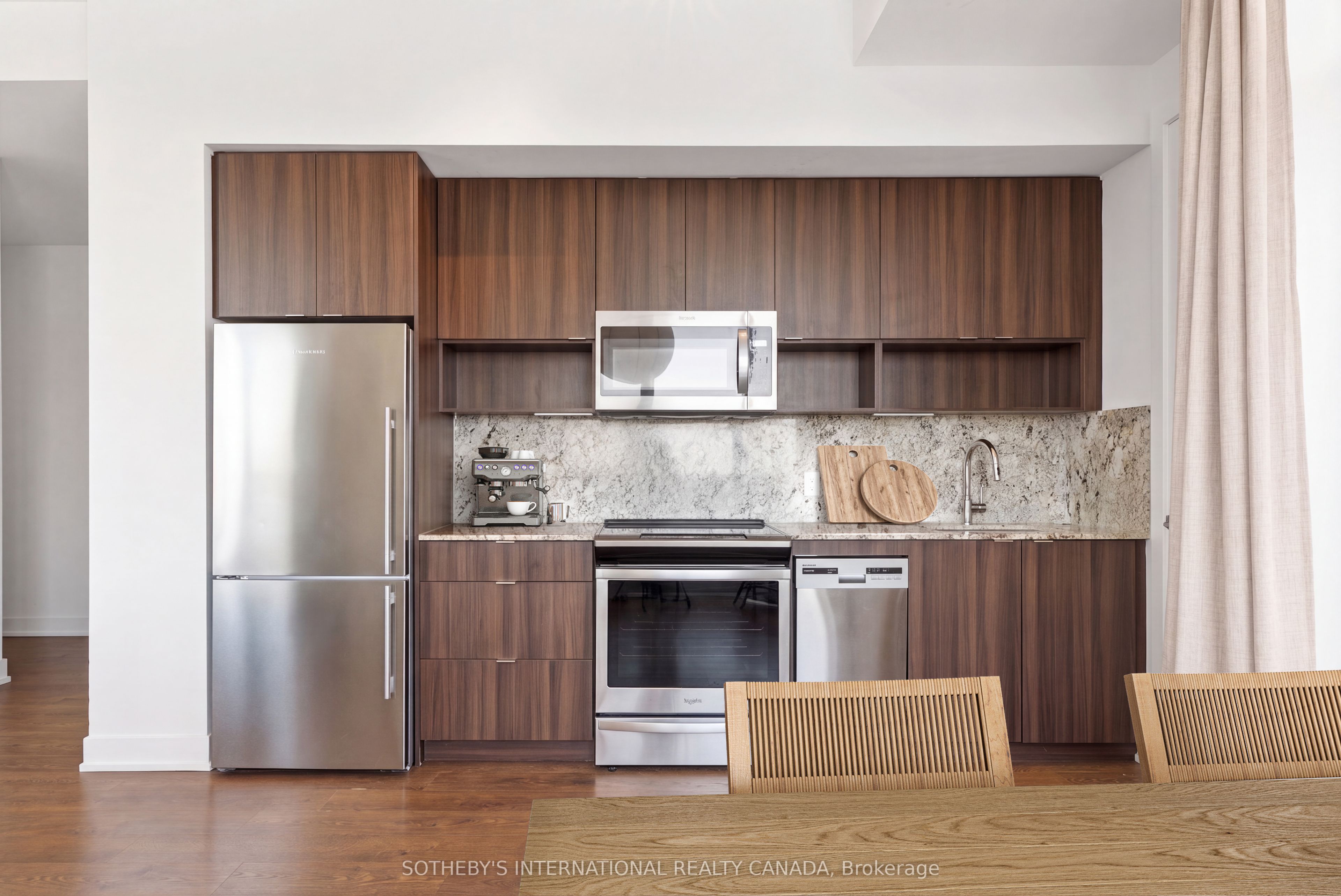 9 Mabelle Avenue Ph 22 Property Photo 4