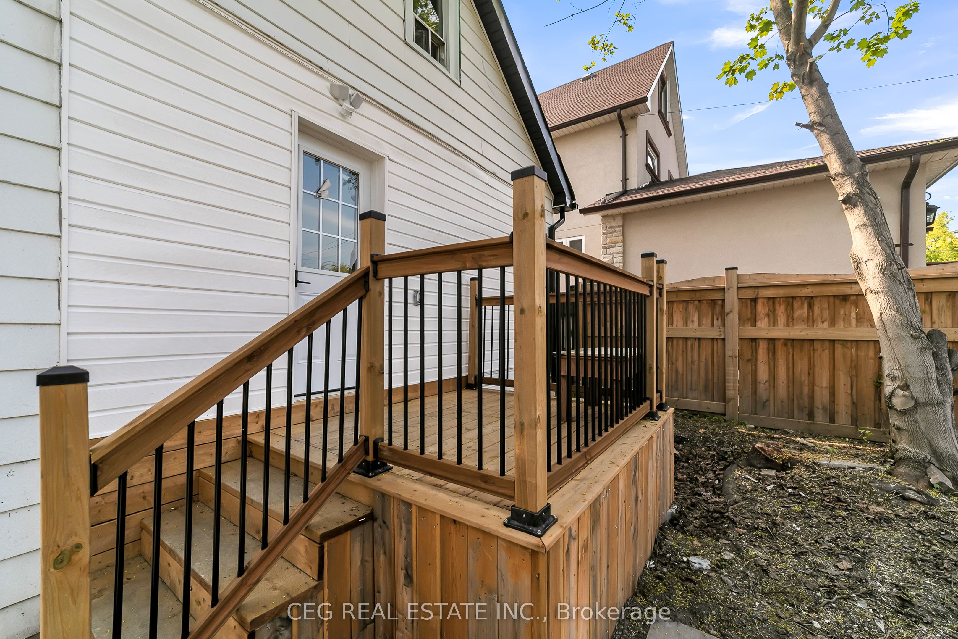 53 Twenty Fourth Street N Property Photo 6