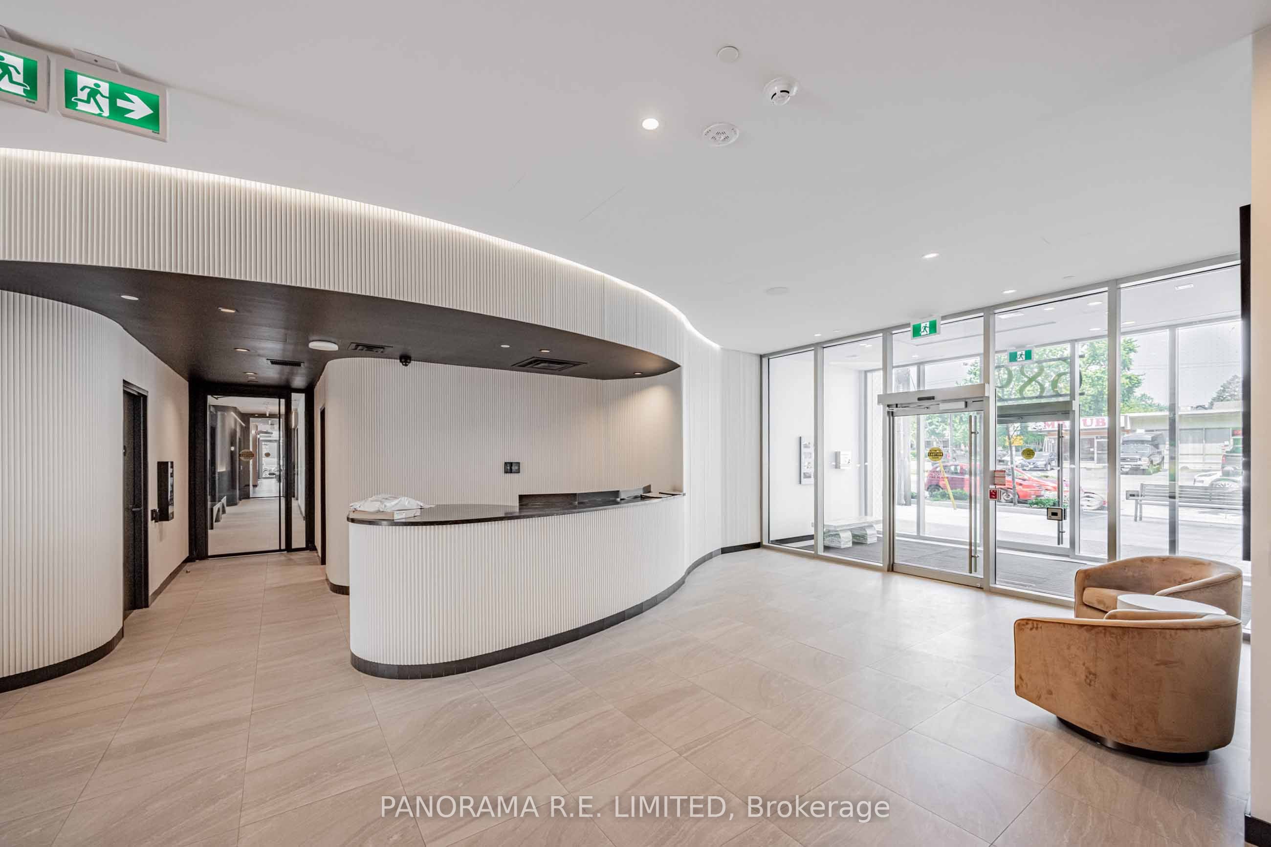 689 The Queensway 305 Property Photo 19