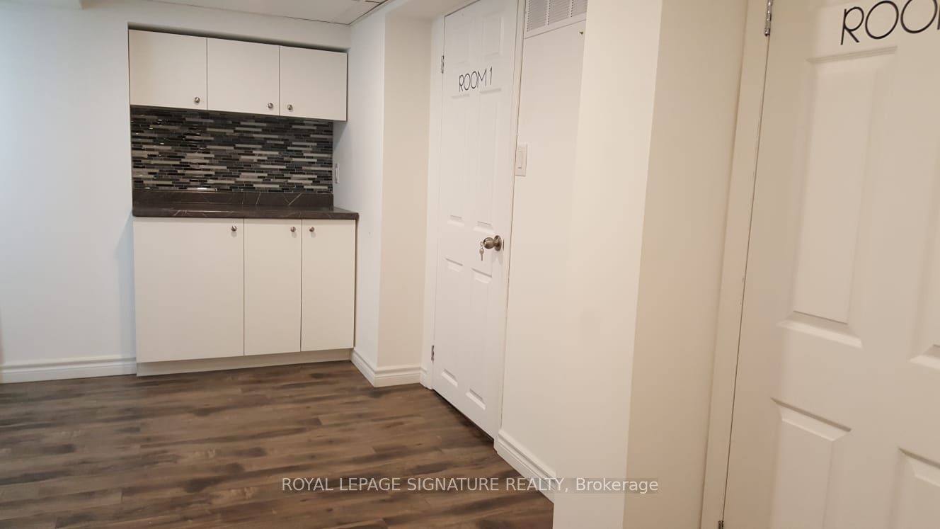 3775 Lake Shore Boulevard W Property Photo 9