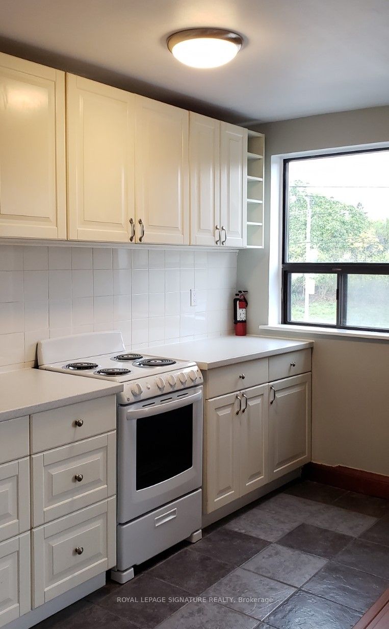 3775 Lake Shore Boulevard W Property Photo 13