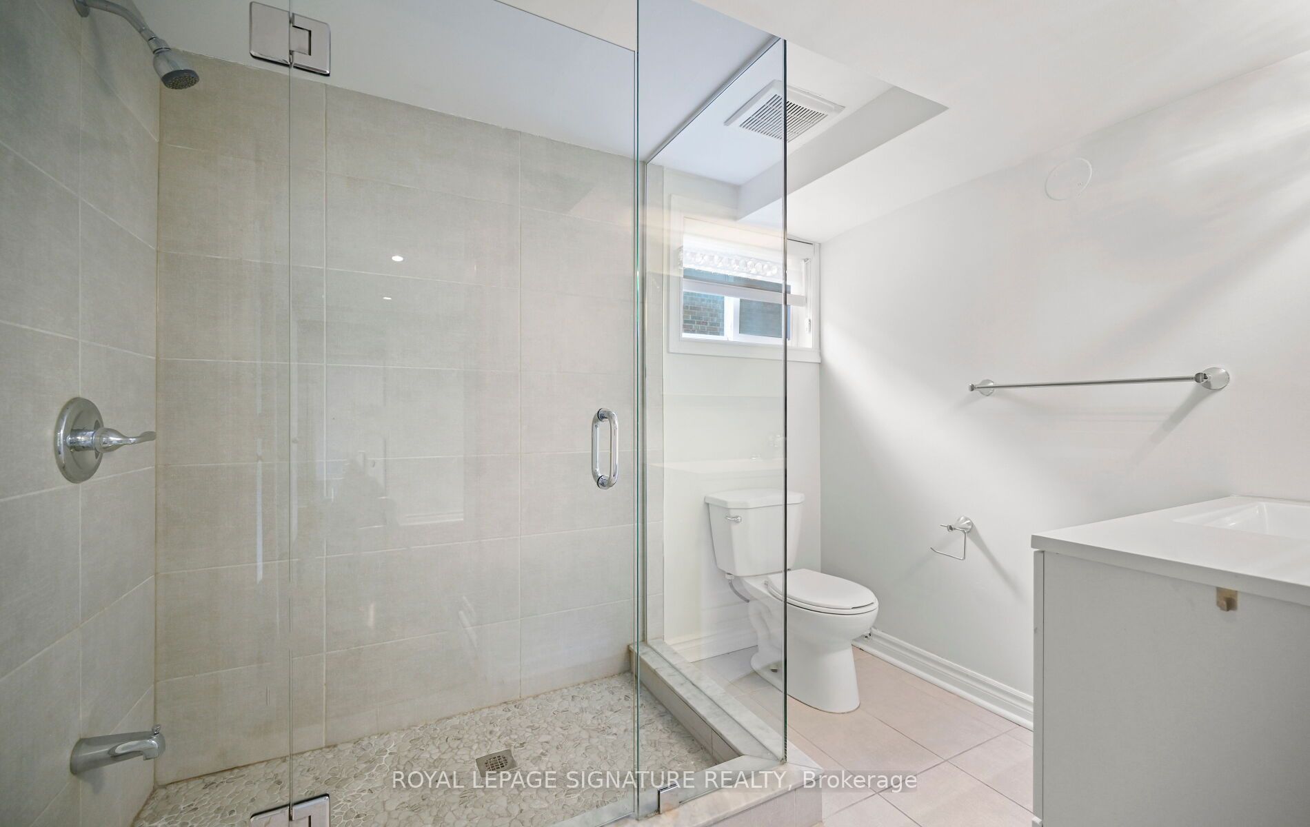 1207 Pinegrove Road Property Photo 23