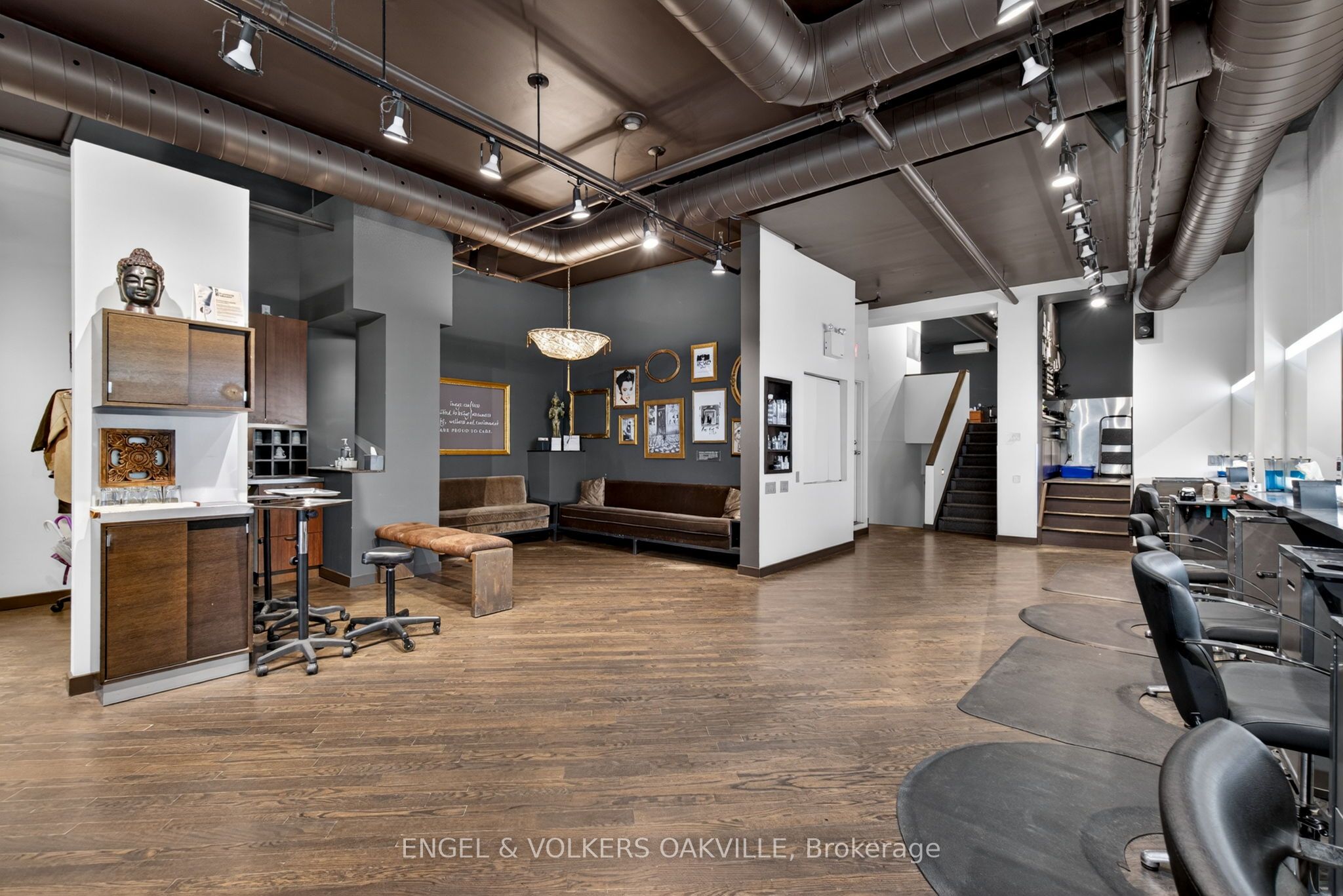 145 Lakeshore Road E Property Photo 12
