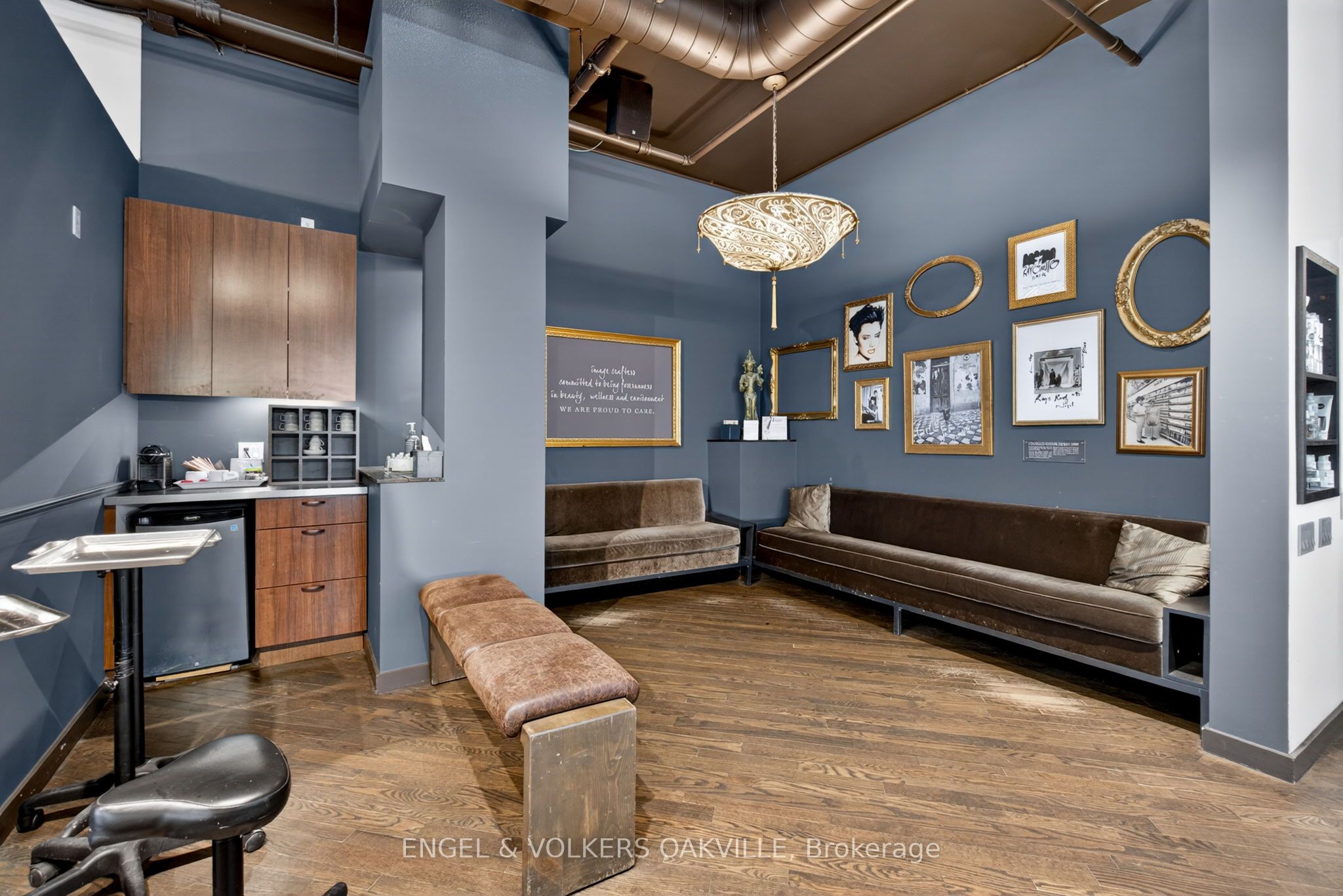 145 Lakeshore Road E Property Photo 14