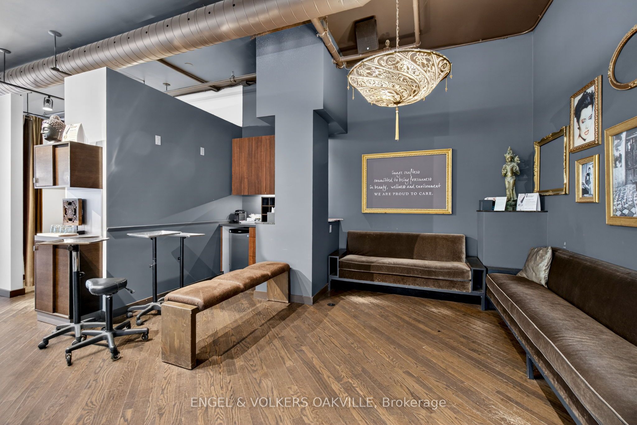 145 Lakeshore Road E Property Photo 15