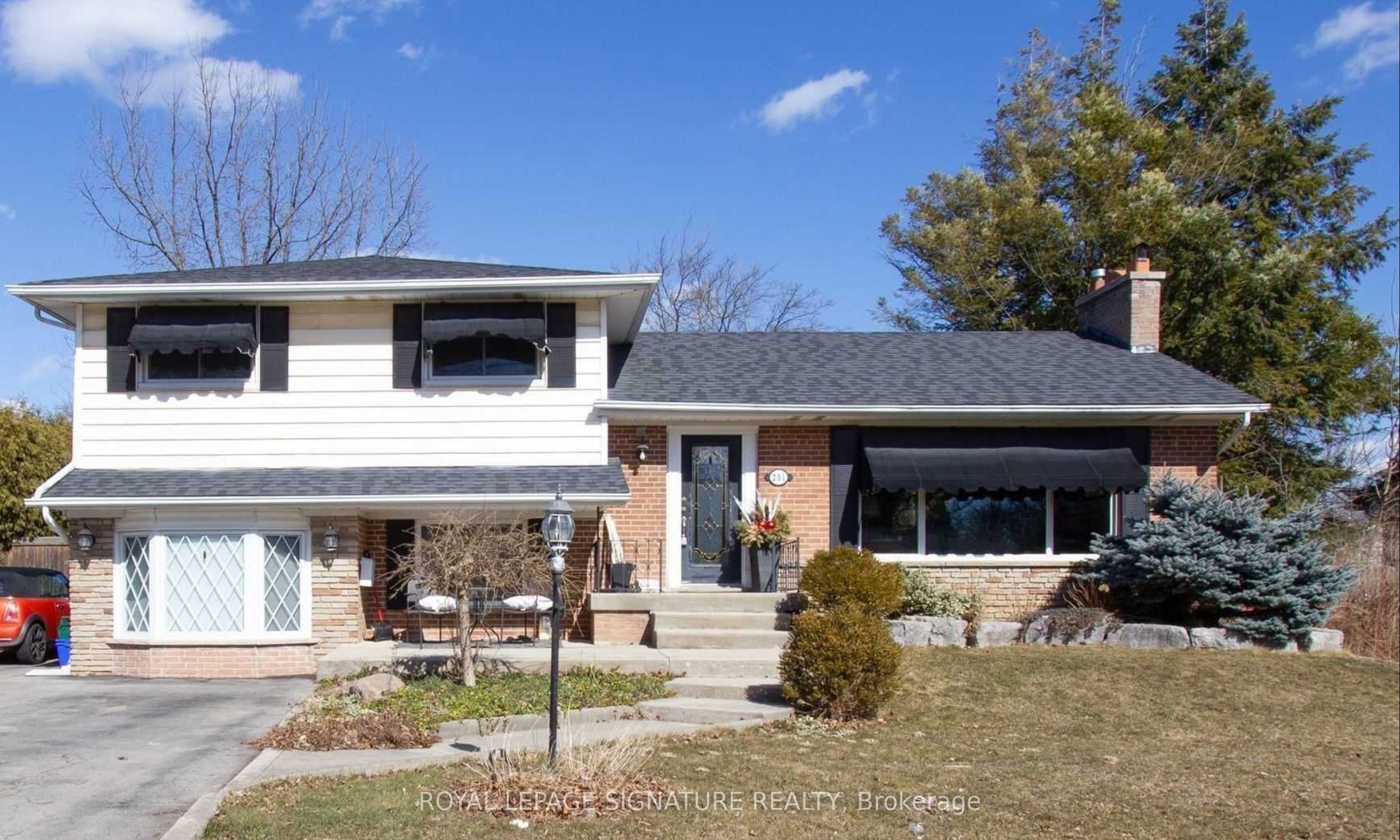251 Third Line Property Photo 1