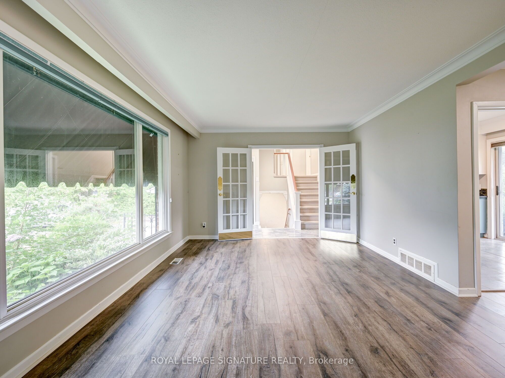 251 Third Line Property Photo 4