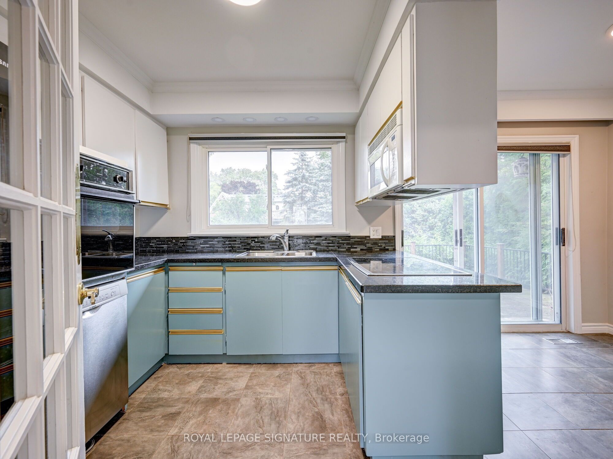 251 Third Line Property Photo 15