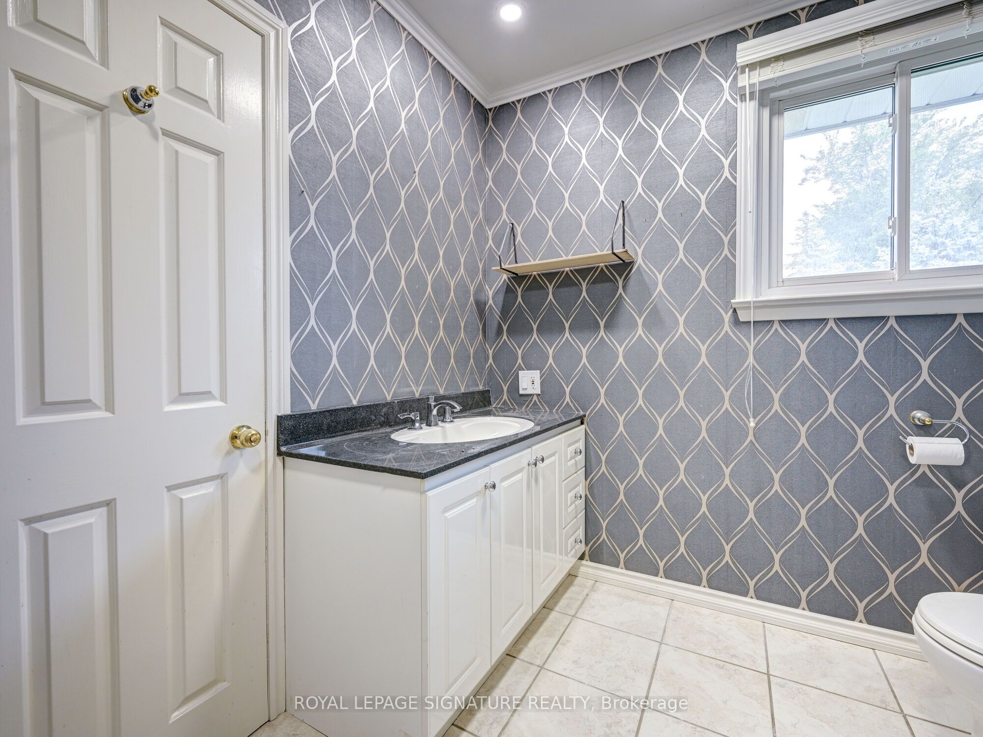 251 Third Line Property Photo 27