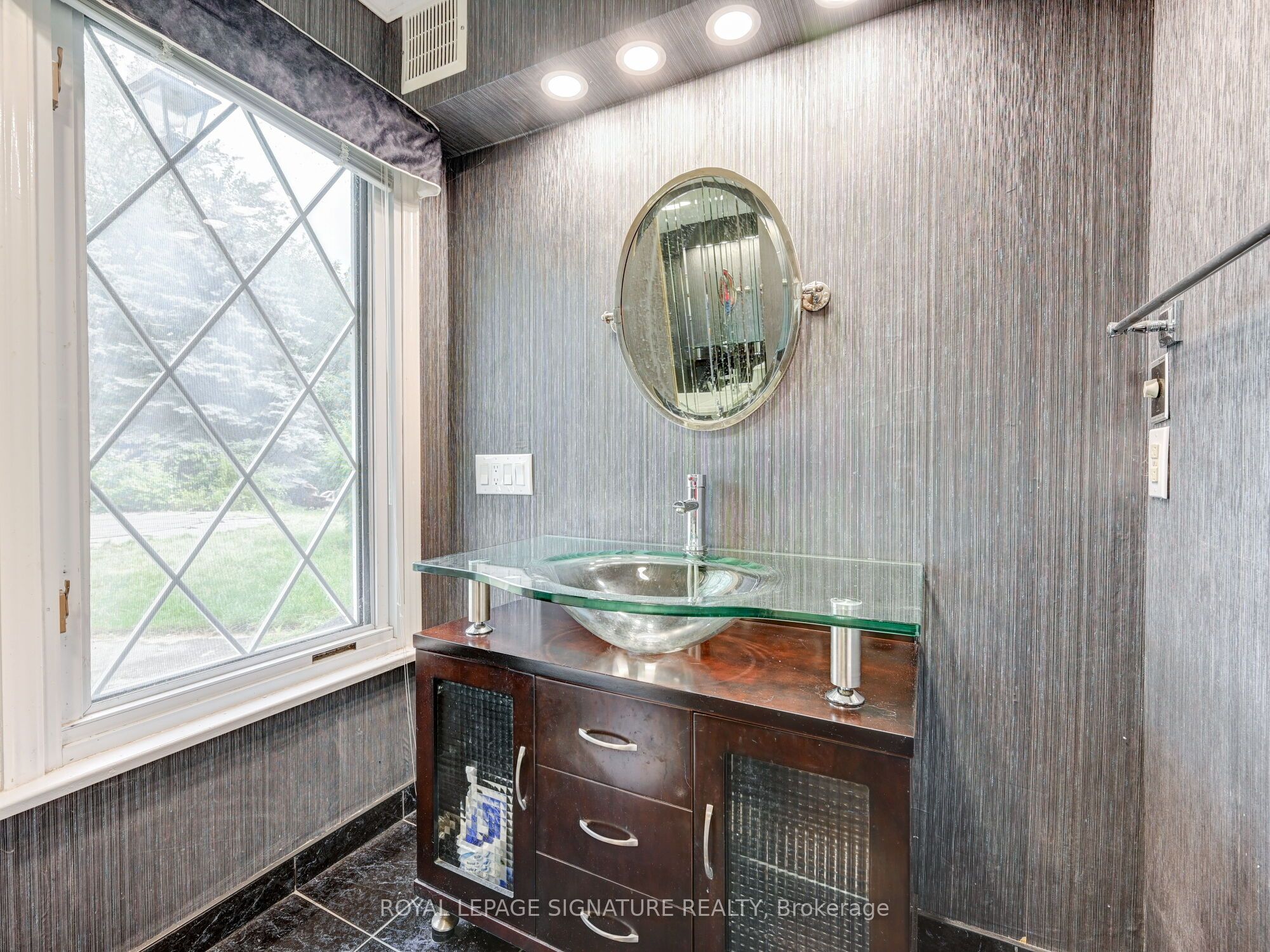 251 Third Line Property Photo 38