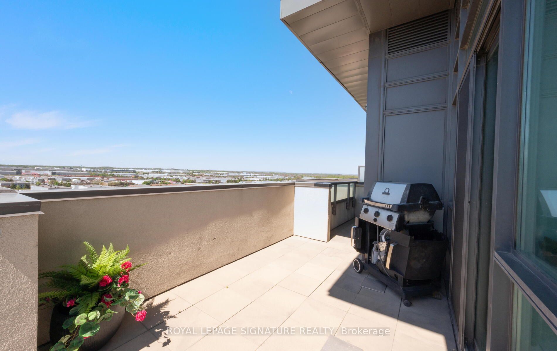 55 Yorkland Boulevard Ph1202 Property Photo 5
