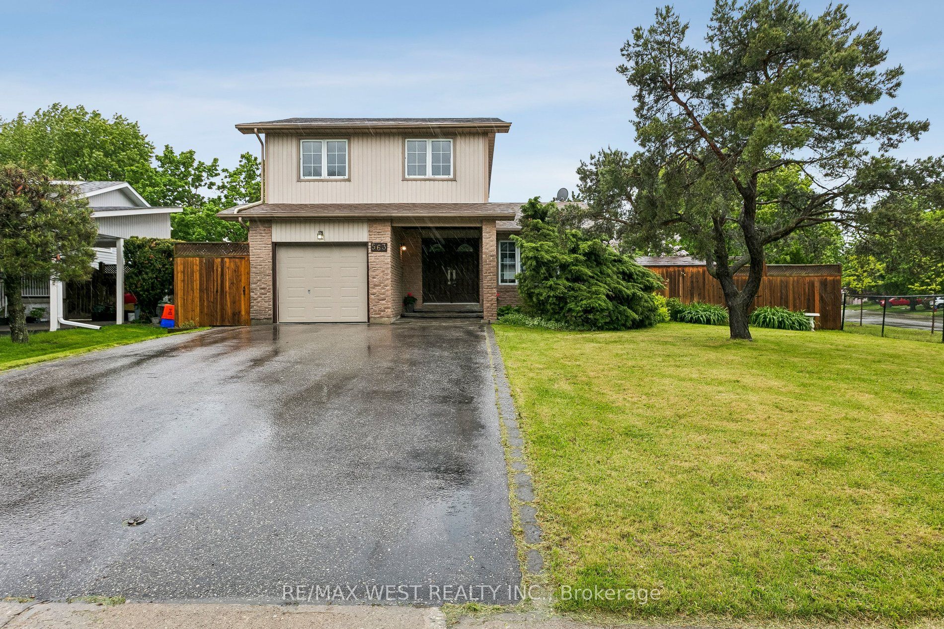 563 Joyce Boulevard Property Photo 1