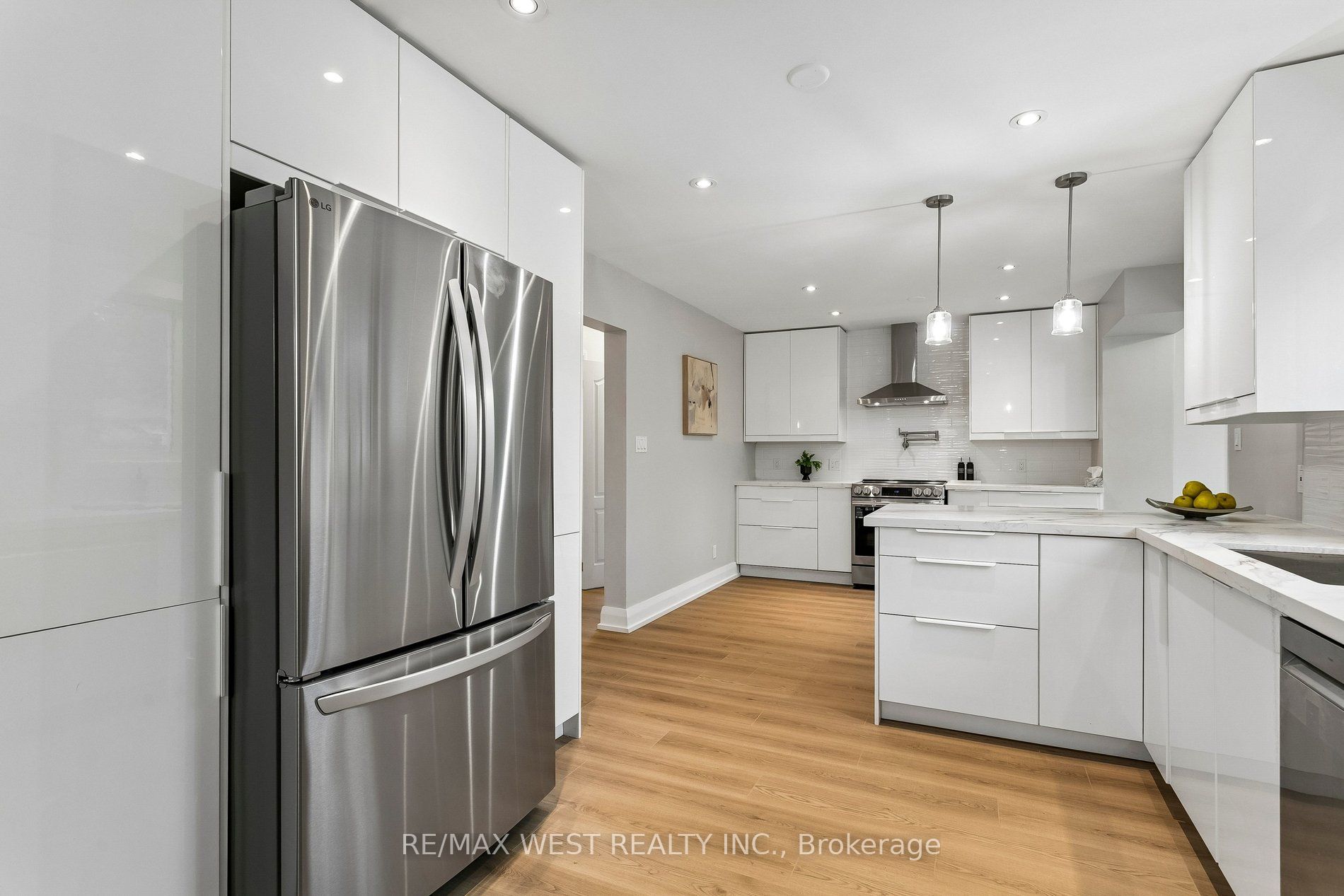 563 Joyce Boulevard Property Photo 16