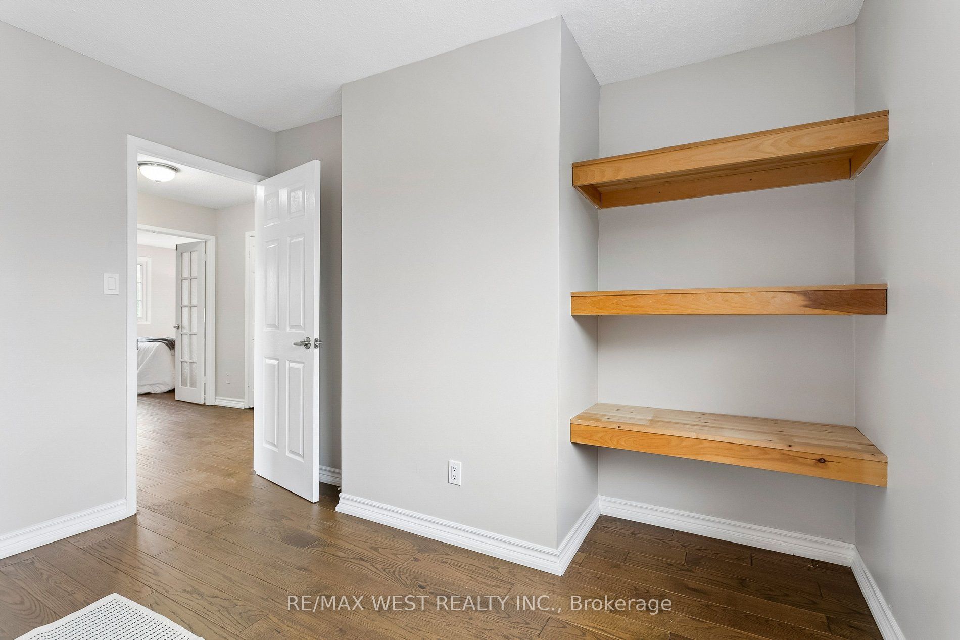 563 Joyce Boulevard Property Photo 30