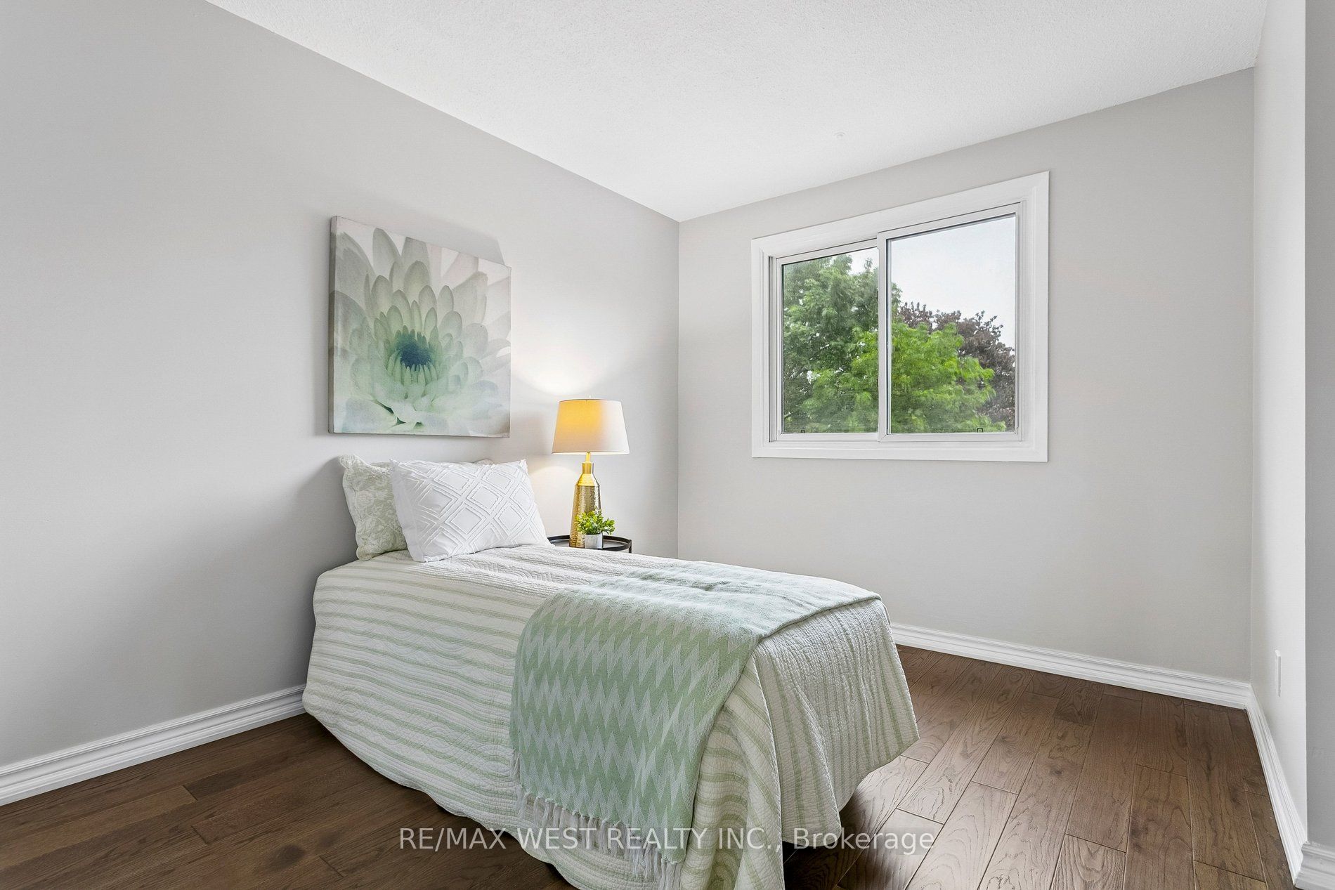 563 Joyce Boulevard Property Photo 31
