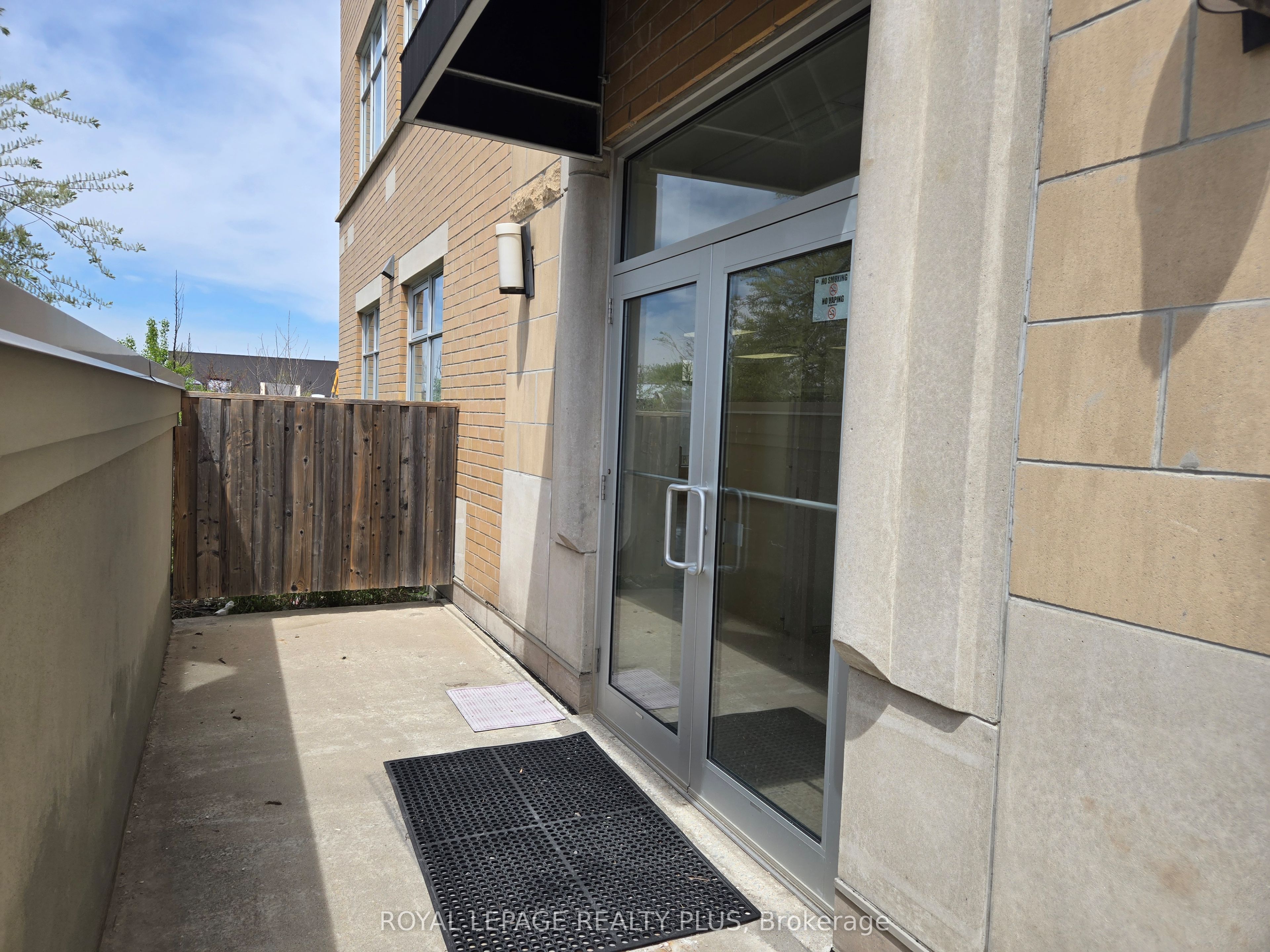 330 Bronte Street S 105 Property Photo 6