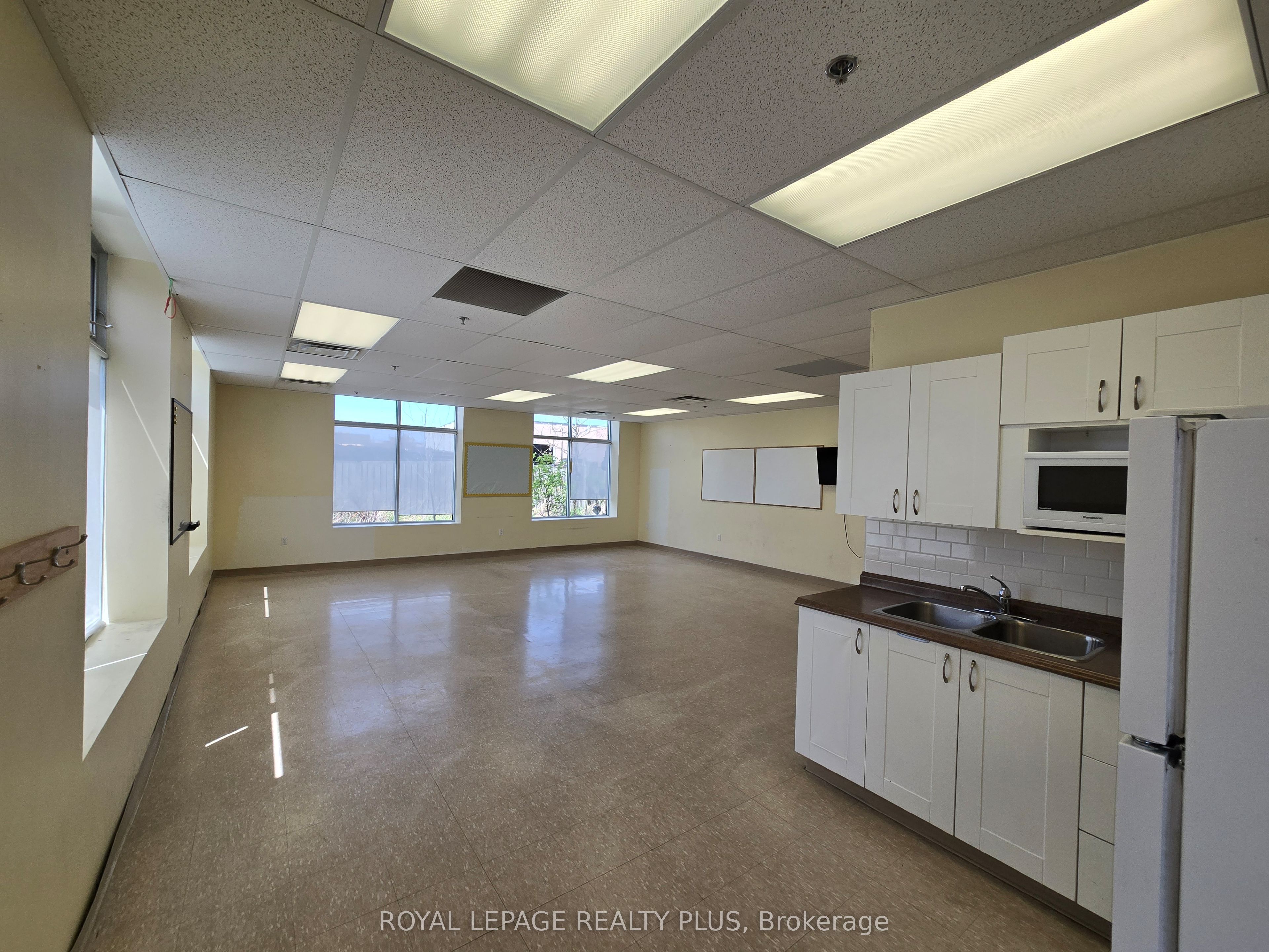 330 Bronte Street S 105 Property Photo 8