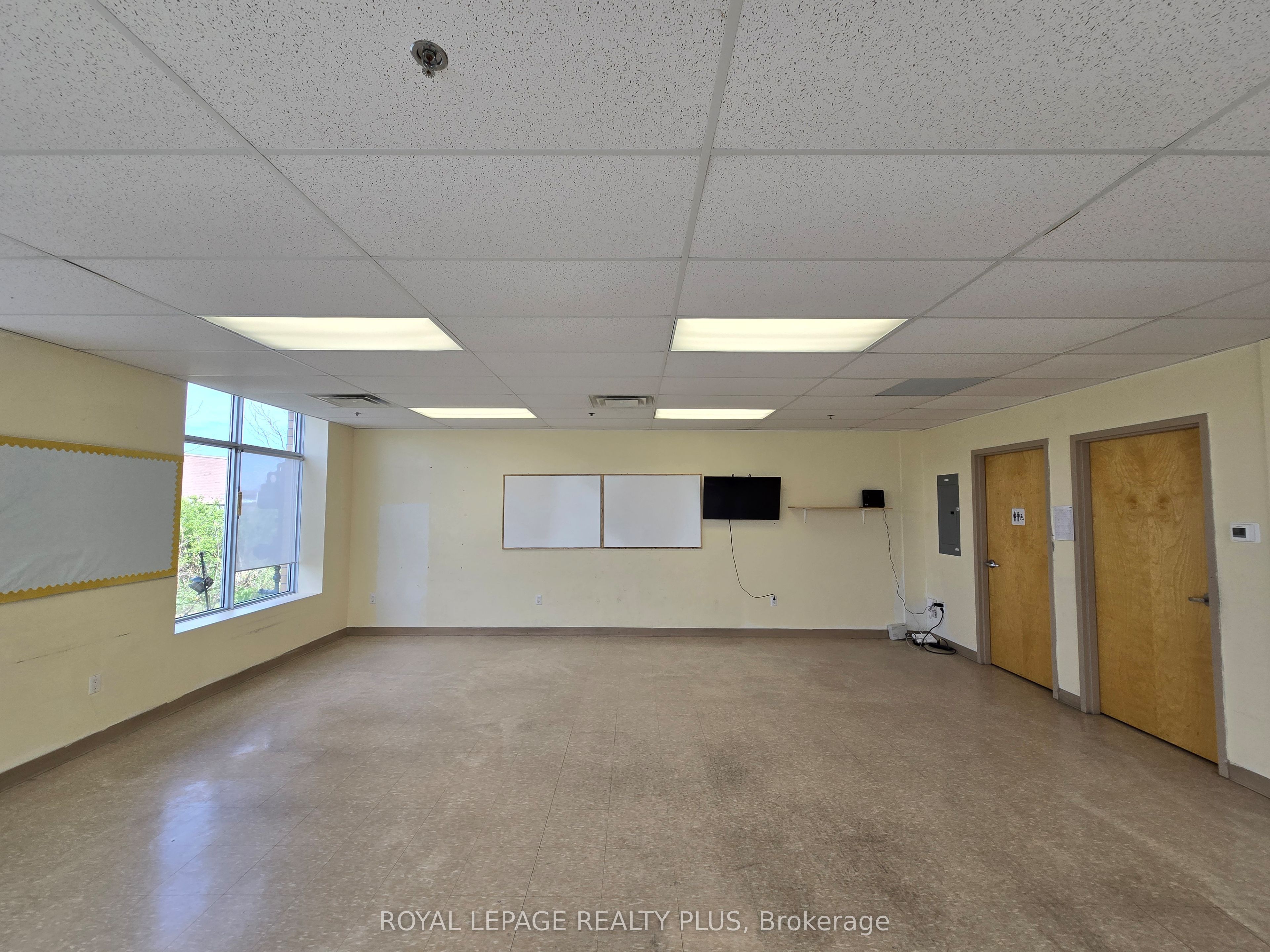 330 Bronte Street S 105 Property Photo 9