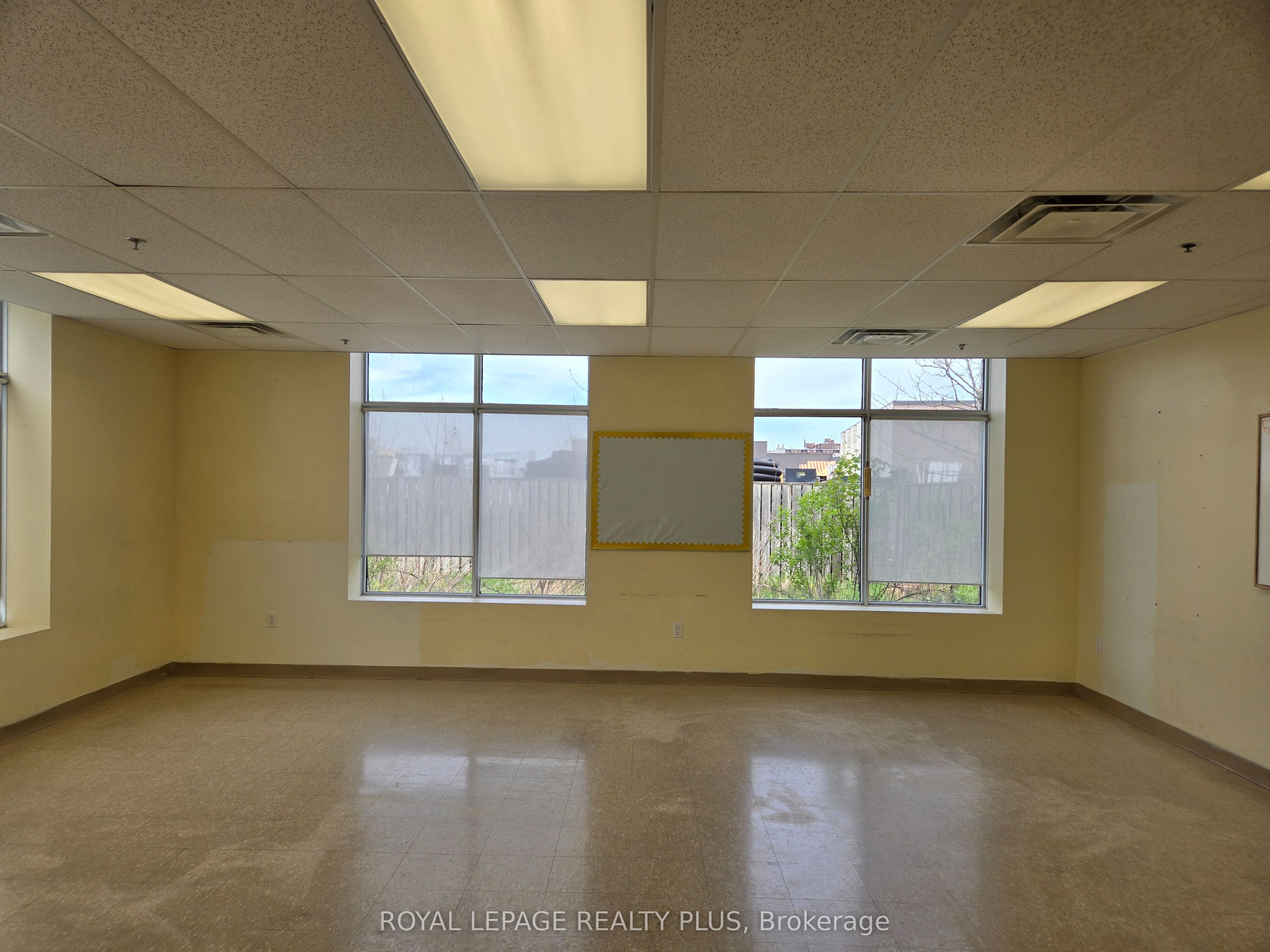 330 Bronte Street S 105 Property Photo 11
