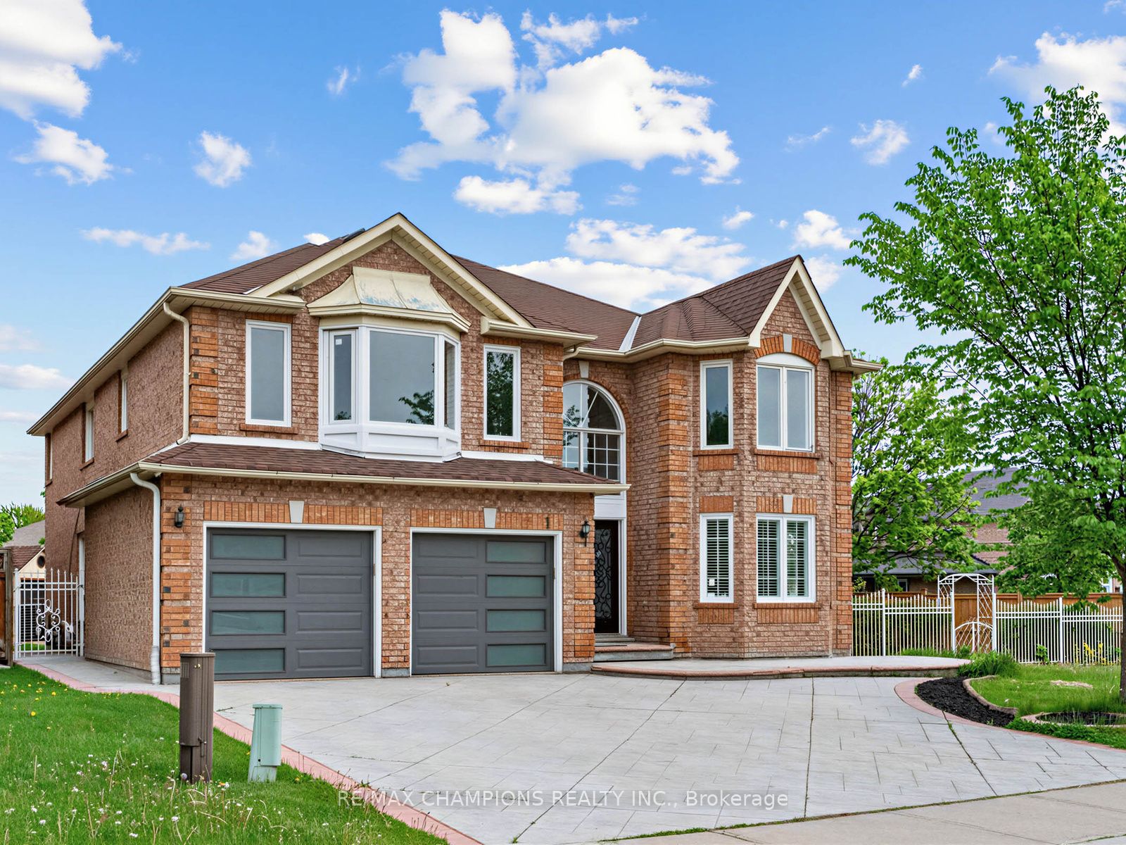 1 Cluster Oak Place