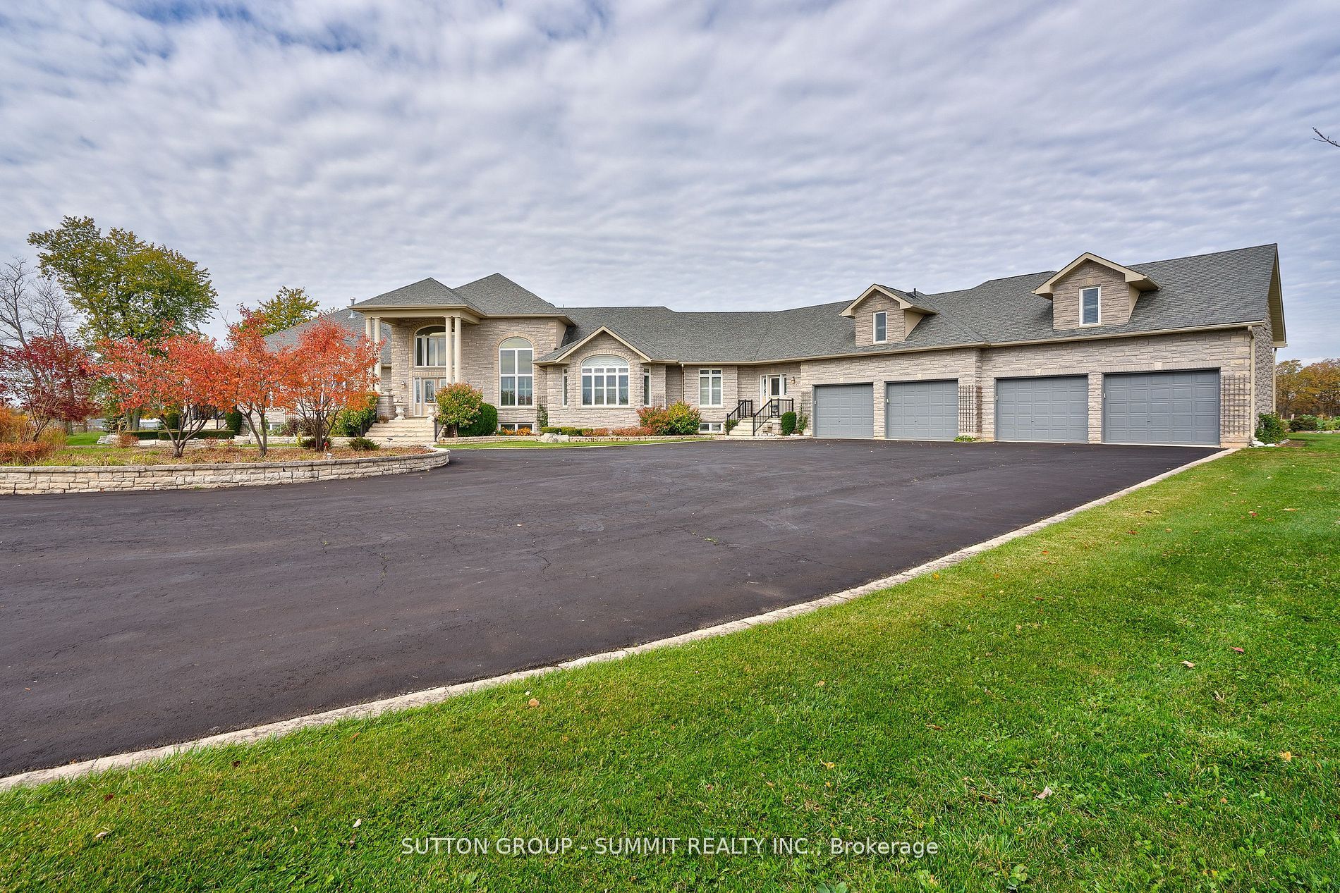 5431 Appleby Line Property Photo 3