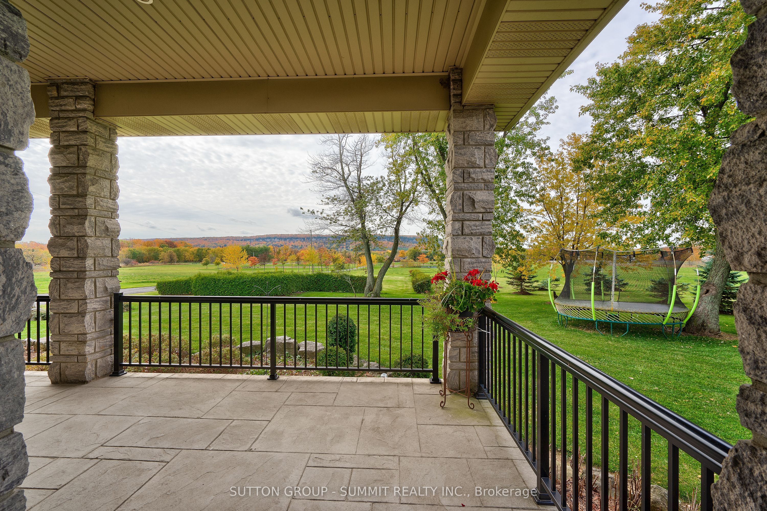 5431 Appleby Line Property Photo 4