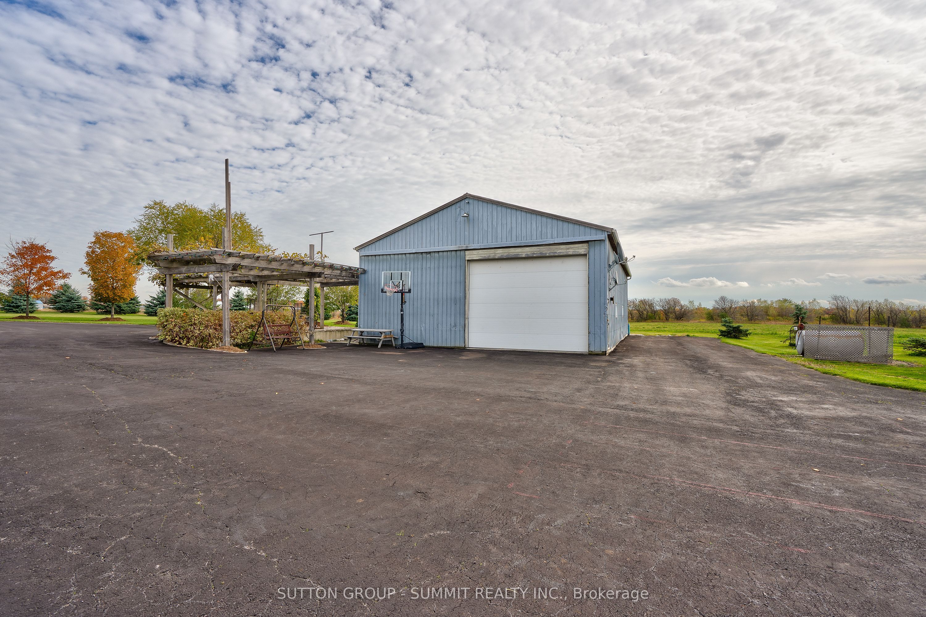 5431 Appleby Line Property Photo 27