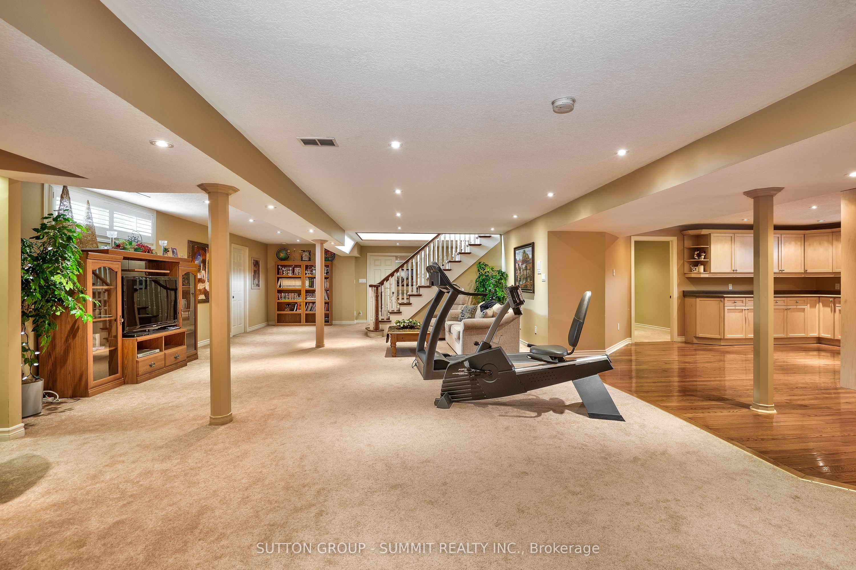 5431 Appleby Line Property Photo 25