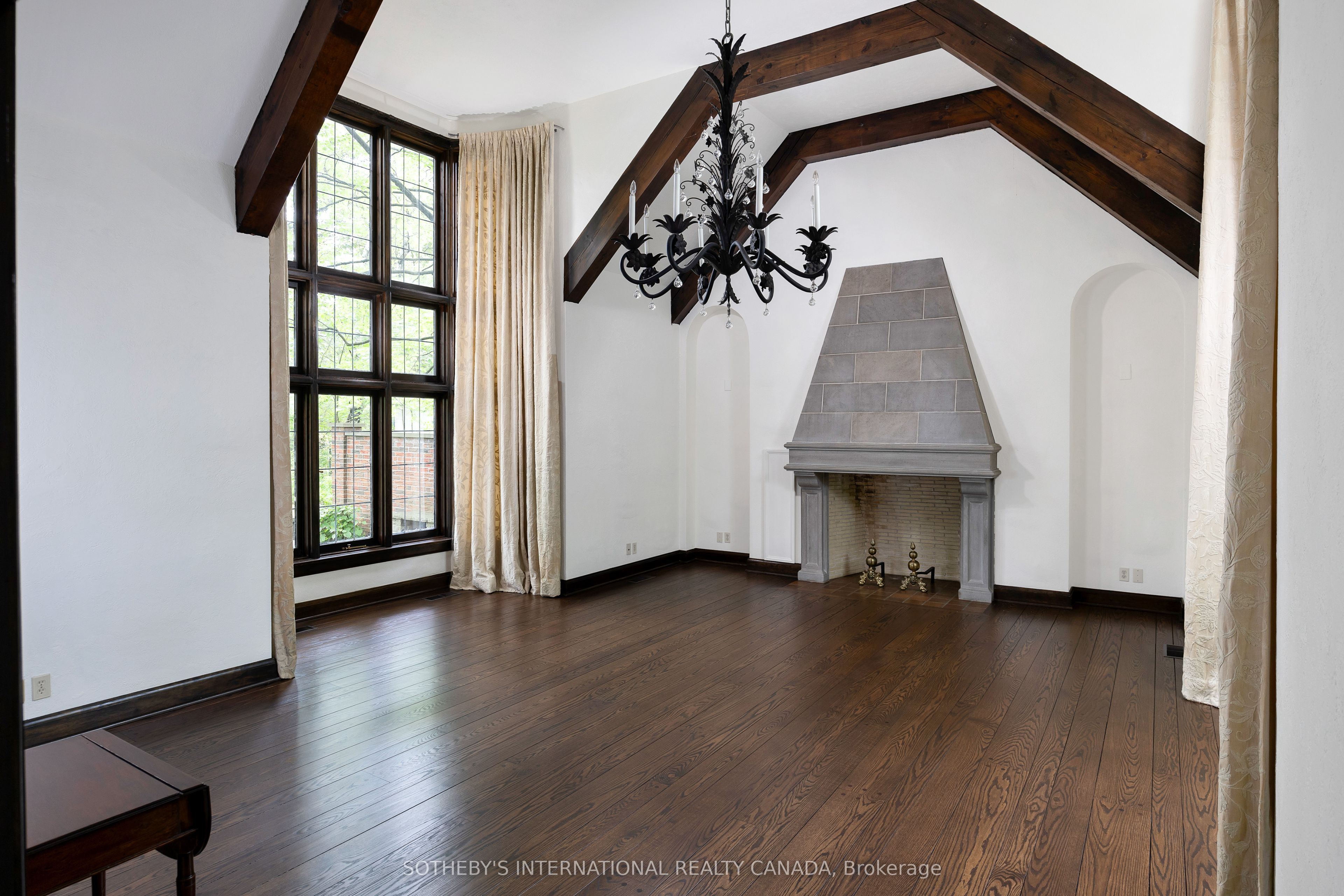 38 Edenbrook Hill Property Photo 5