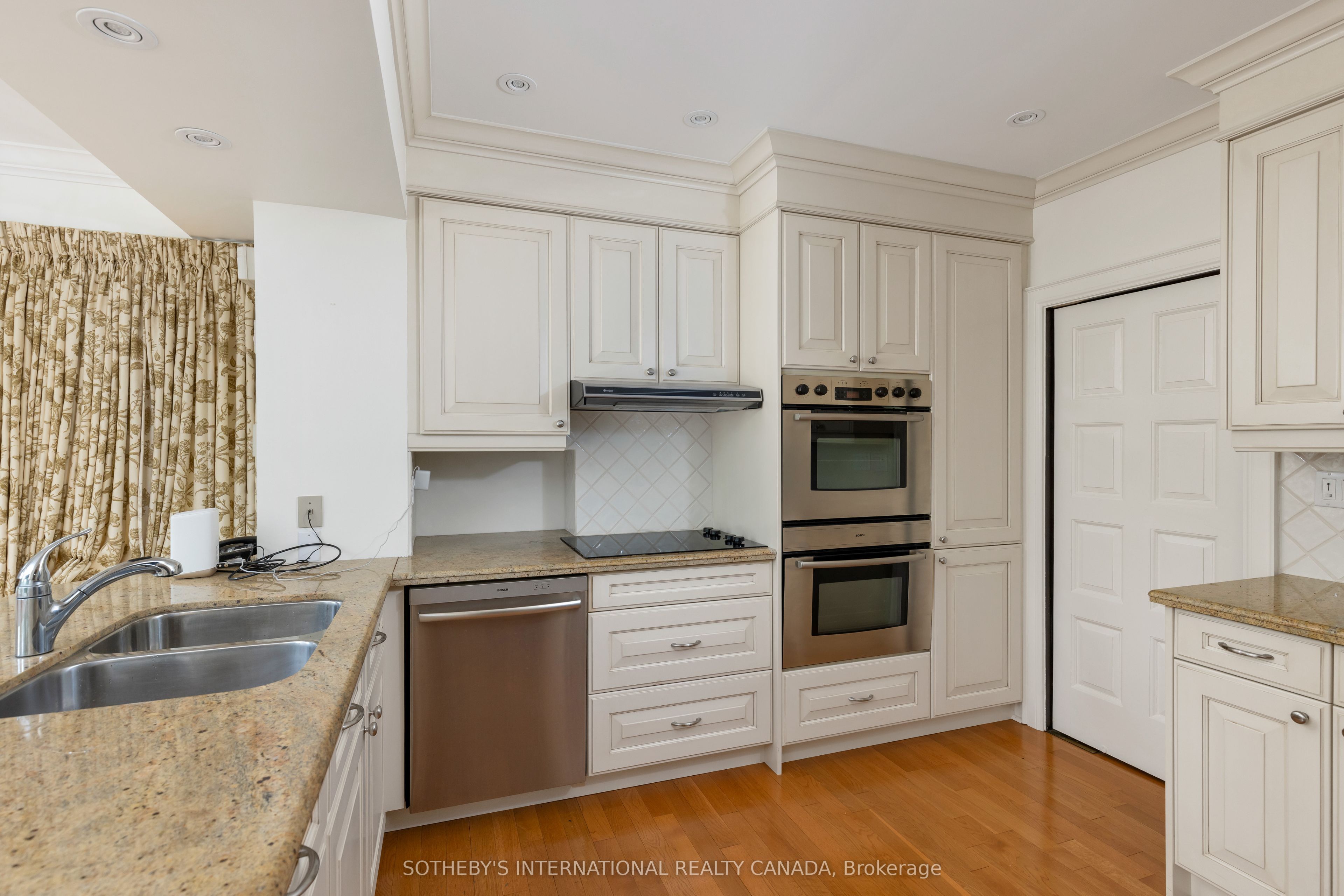 38 Edenbrook Hill Property Photo 9